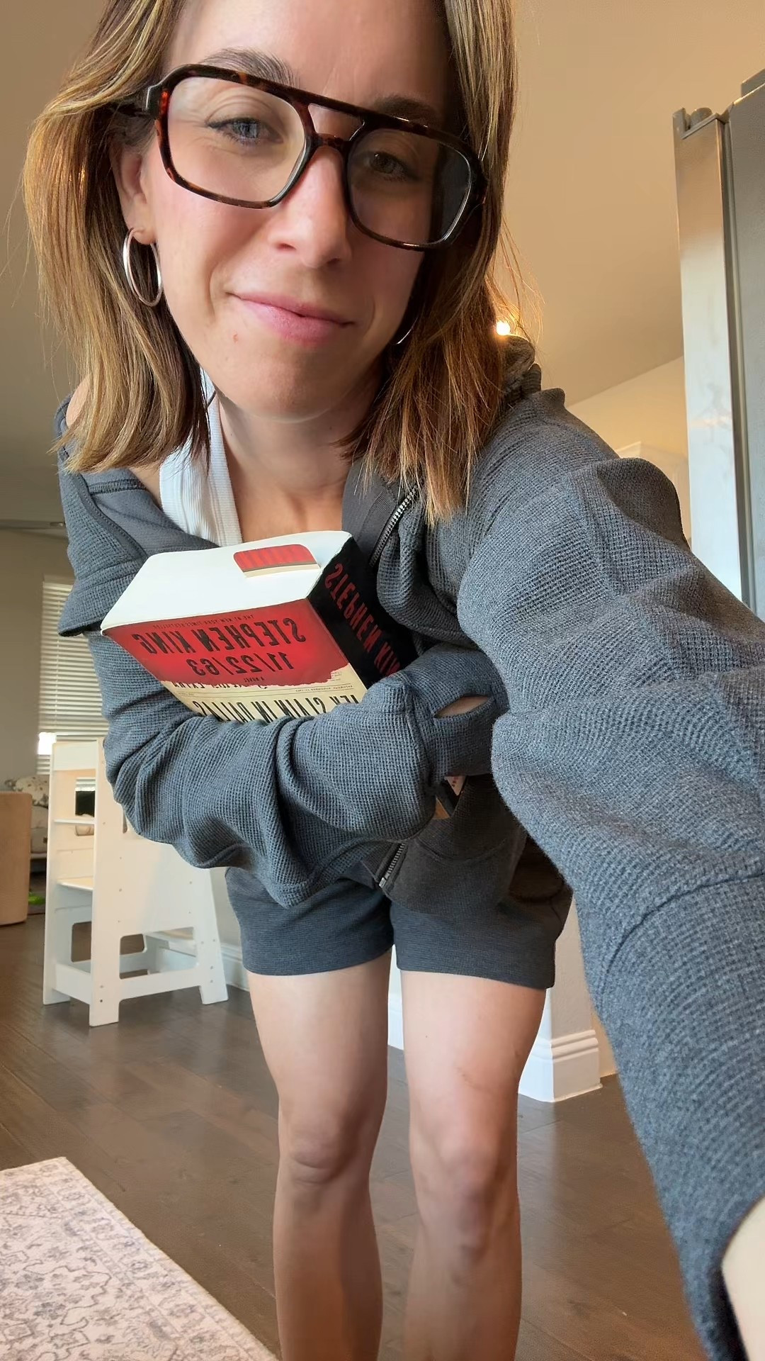 What im reading & wearing 🩶📖

#LTKShoeCrush #LTKActive #LTKStyleTip