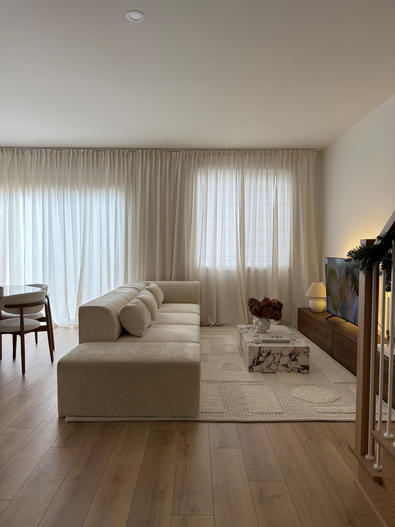 minimalist living room interior 

#LTKHome #LTKHoliday #LTKSeasonal