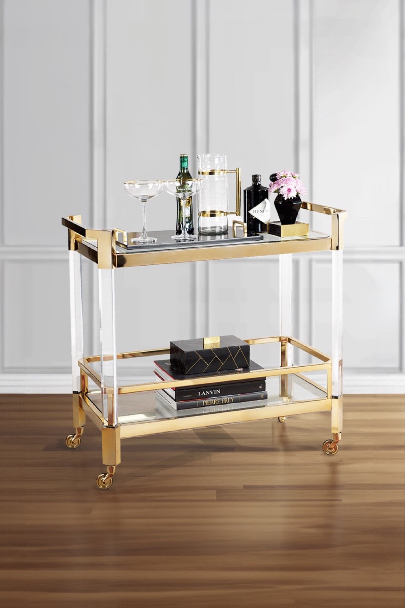 In love with this bar cart!!


Home decor, living room, living room furniture, bar cart, bar ware, modern Home, gold decor

#LTKhome #LTKstyletip 


#LTKHome #LTKSeasonal #LTKStyleTip