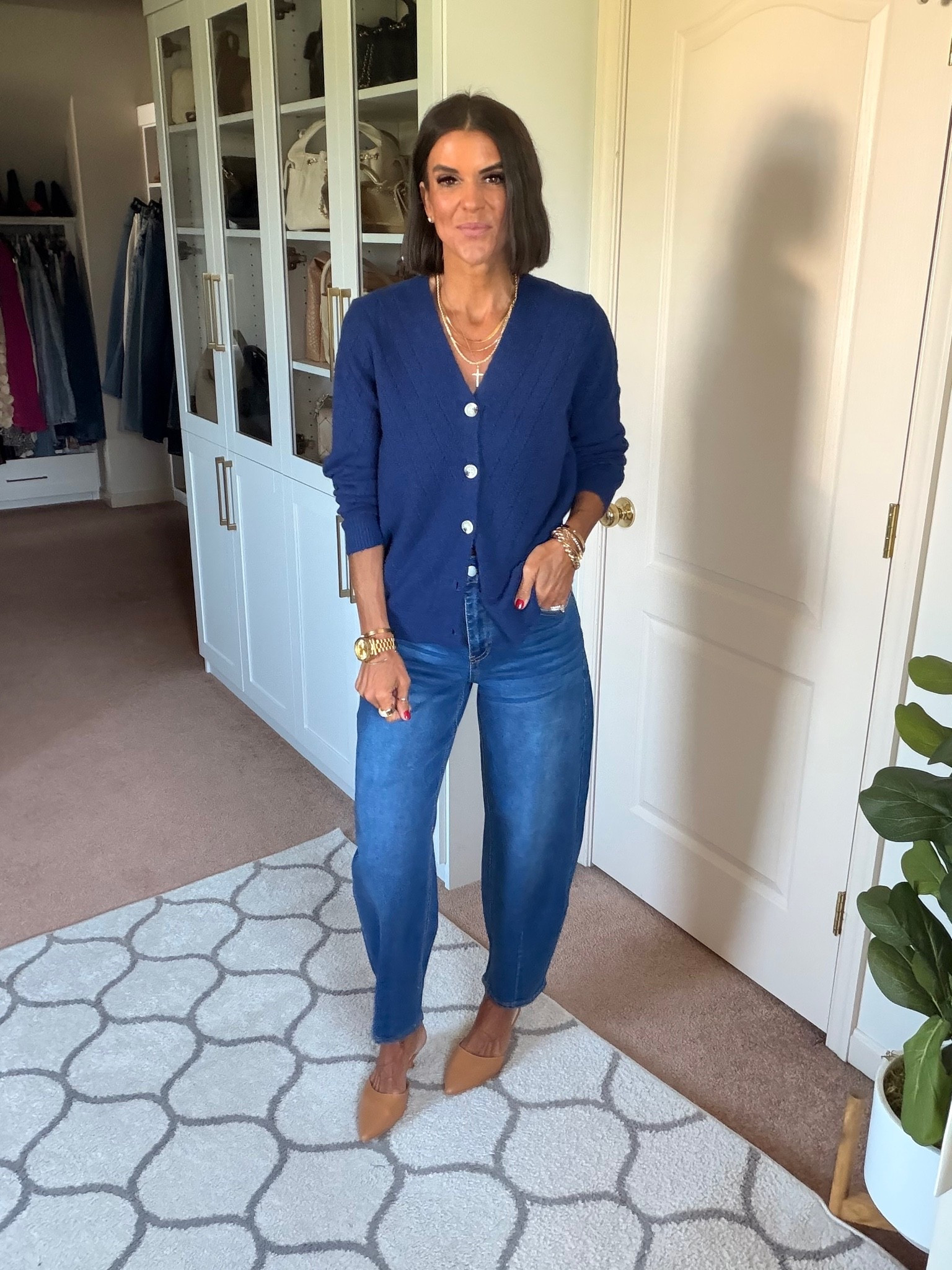 Size small in sweater size 2 in jeans

#LTKgrwm #LTKootd #LTKdayinmylife