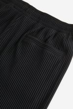 Regular Fit Pleated Shorts | H&M (US + CA)
