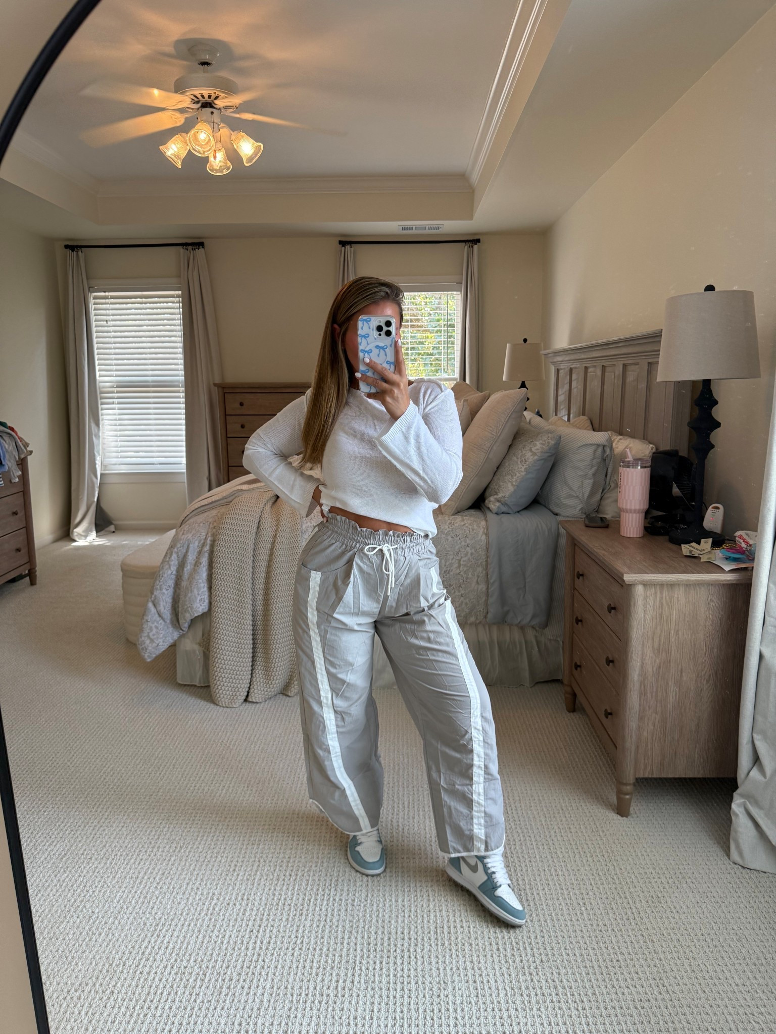 Obsessed with this whole outfit, but the pants! Come in so many different color 
options! #amazon #amazonfinds #amazonfashion

#LTKStyleTip #LTKItBag