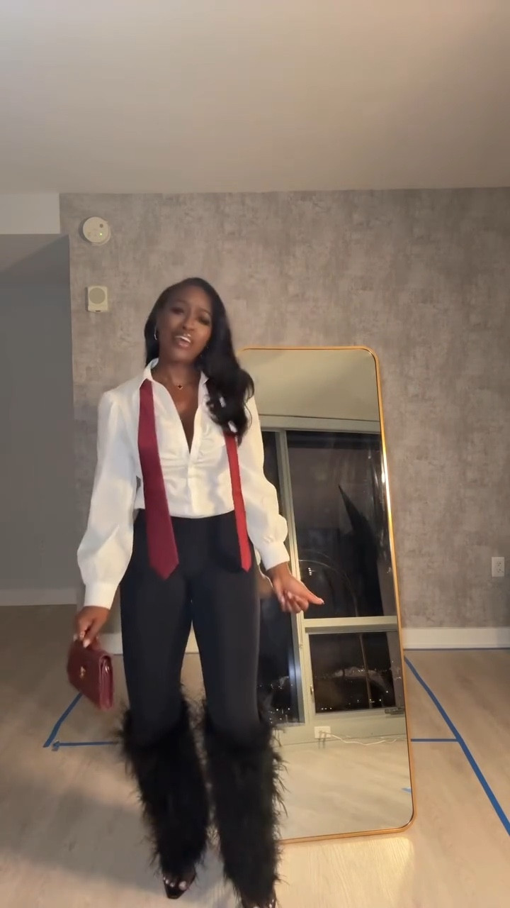 Felt this in my soul! My Giveon concert outfit ate though 😮‍💨 Linked on my LTK in my bio 🤗 

Top: @fashionnova 
Leggings: @wolford 
Boots: @woodsbyjordyn 

Fall fashion 
Winter fashion
Concert Outfit
Giveon Concert