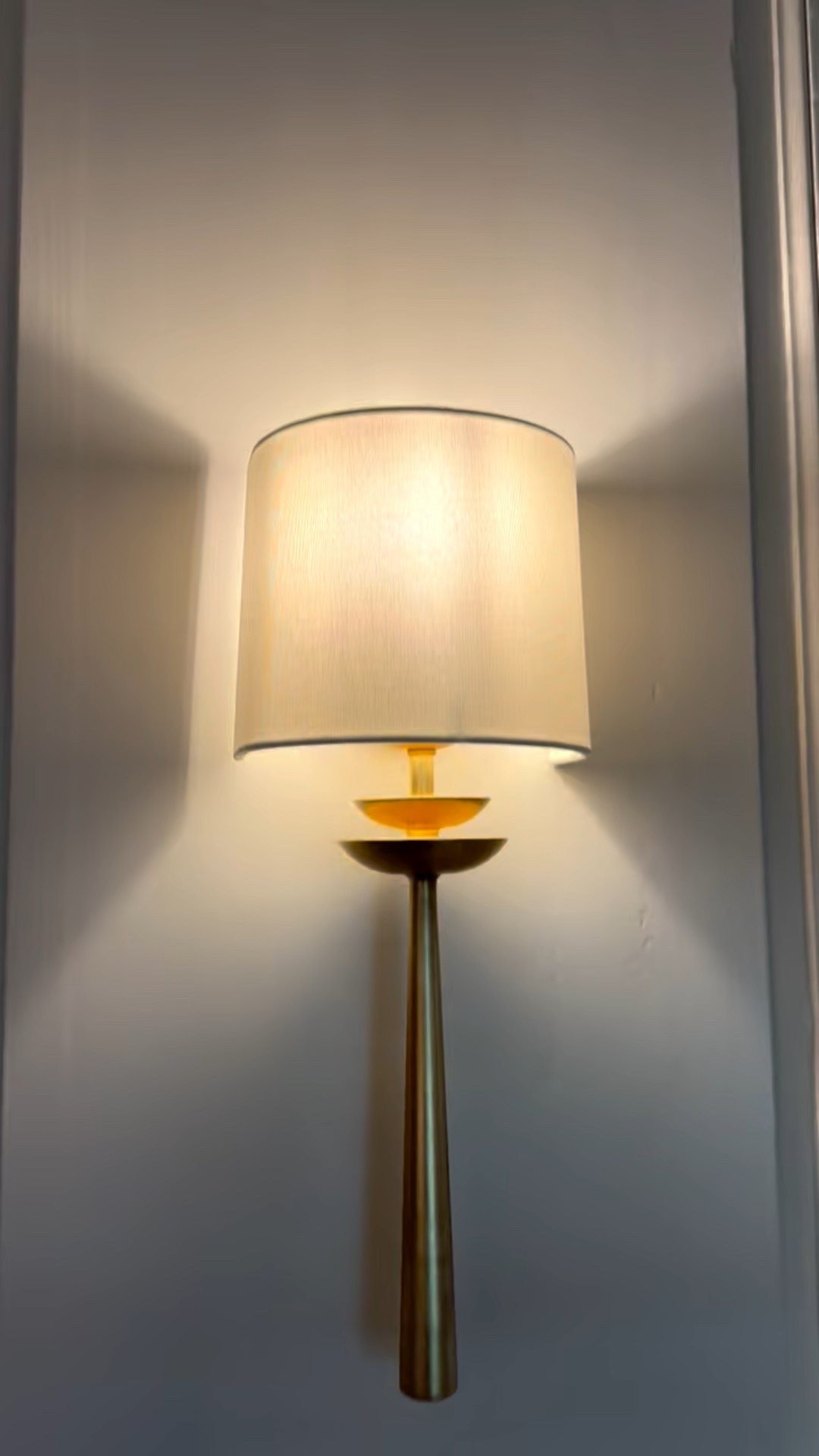 Always love wall sconces with a classic touch ✨ Timeless details that instantly elevate a space. #WallSconces #ClassicInteriors #TimelessDesign #LightingDetails #InteriorStyle #ElegantLiving #HomeLighting #DesignInspo #InteriorMood #QuietLuxury

#LTKdayinmylife #LTKHome