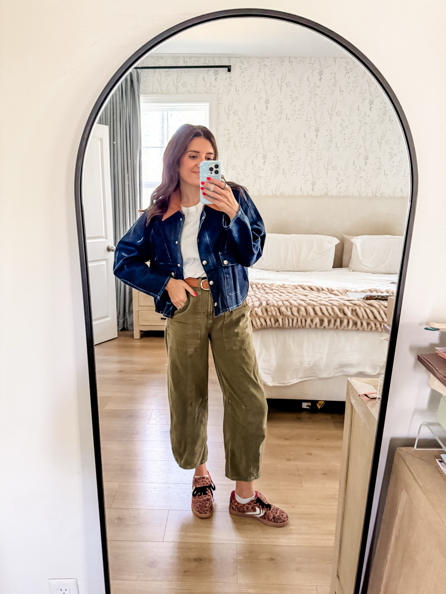 Easy mom outfit for fall! Size 4 in barrel leg jeans, tee in a size medium. Barn jacket in a small. I’m
5’7"

#LTKOver40 #LTKTall