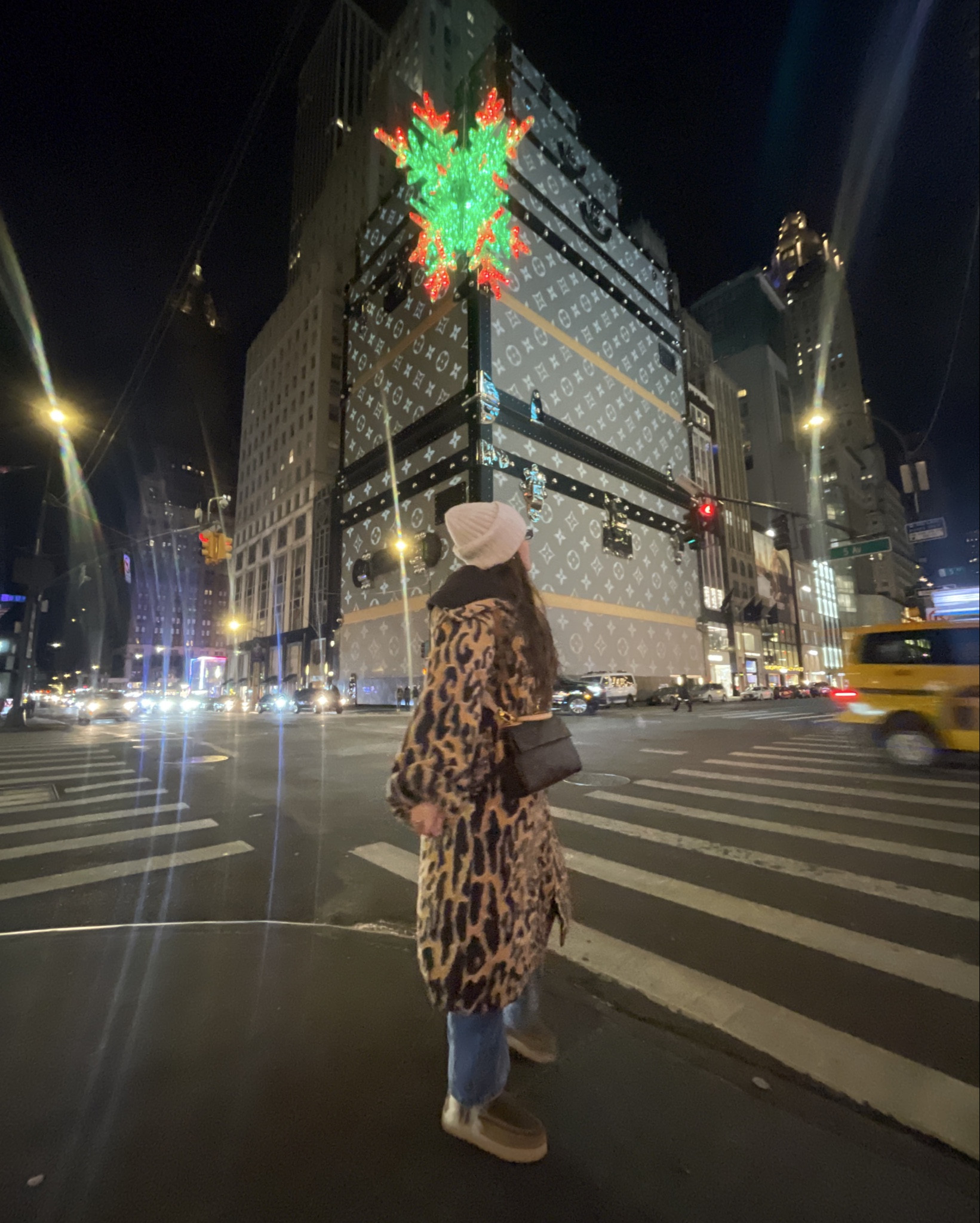  🎶 It’s Christmas Time in the City 🎶
🌃 🎄 ❄️ 👜

#LTKSeasonal #LTKStyleTip #LTKItBag