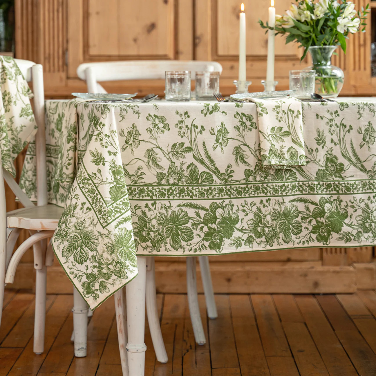 Bienvenue Tablecloth | The Well Appointed House, LLC