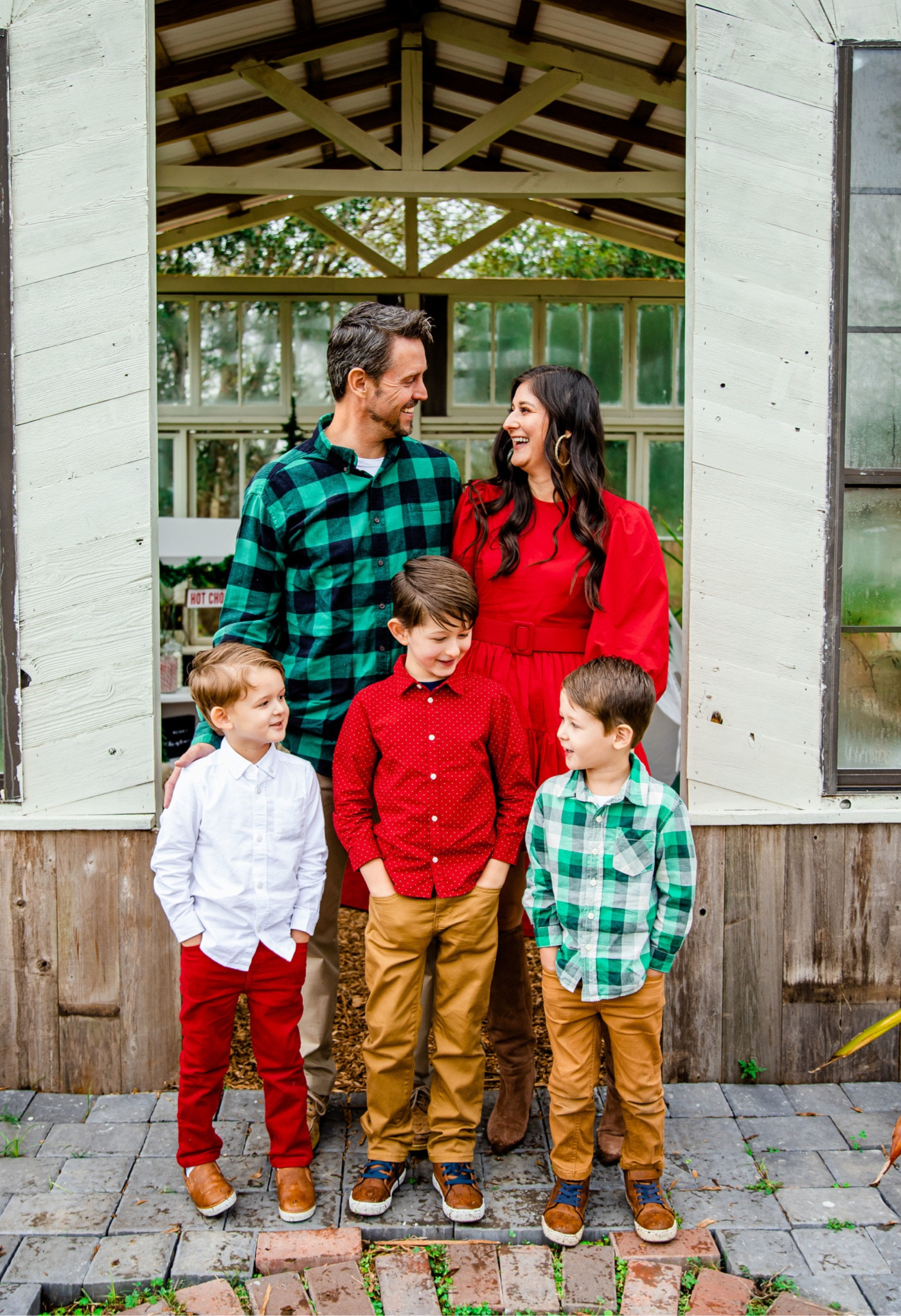 Family Christmas photos outfits. Holiday outfits. Christmas outfits. 

#LTKfamily #LTKHoliday #LTKSeasonal