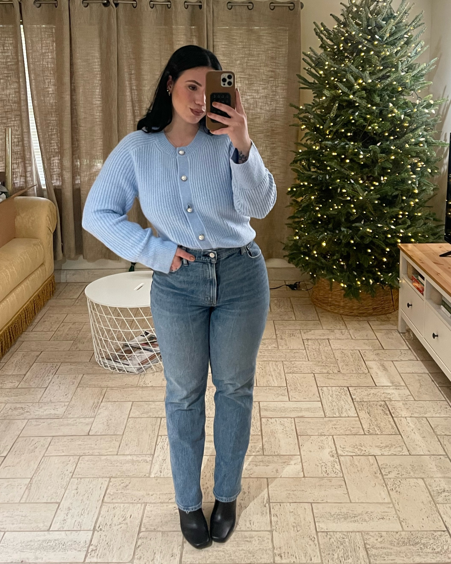 Size medium top
Size 29 jeanss