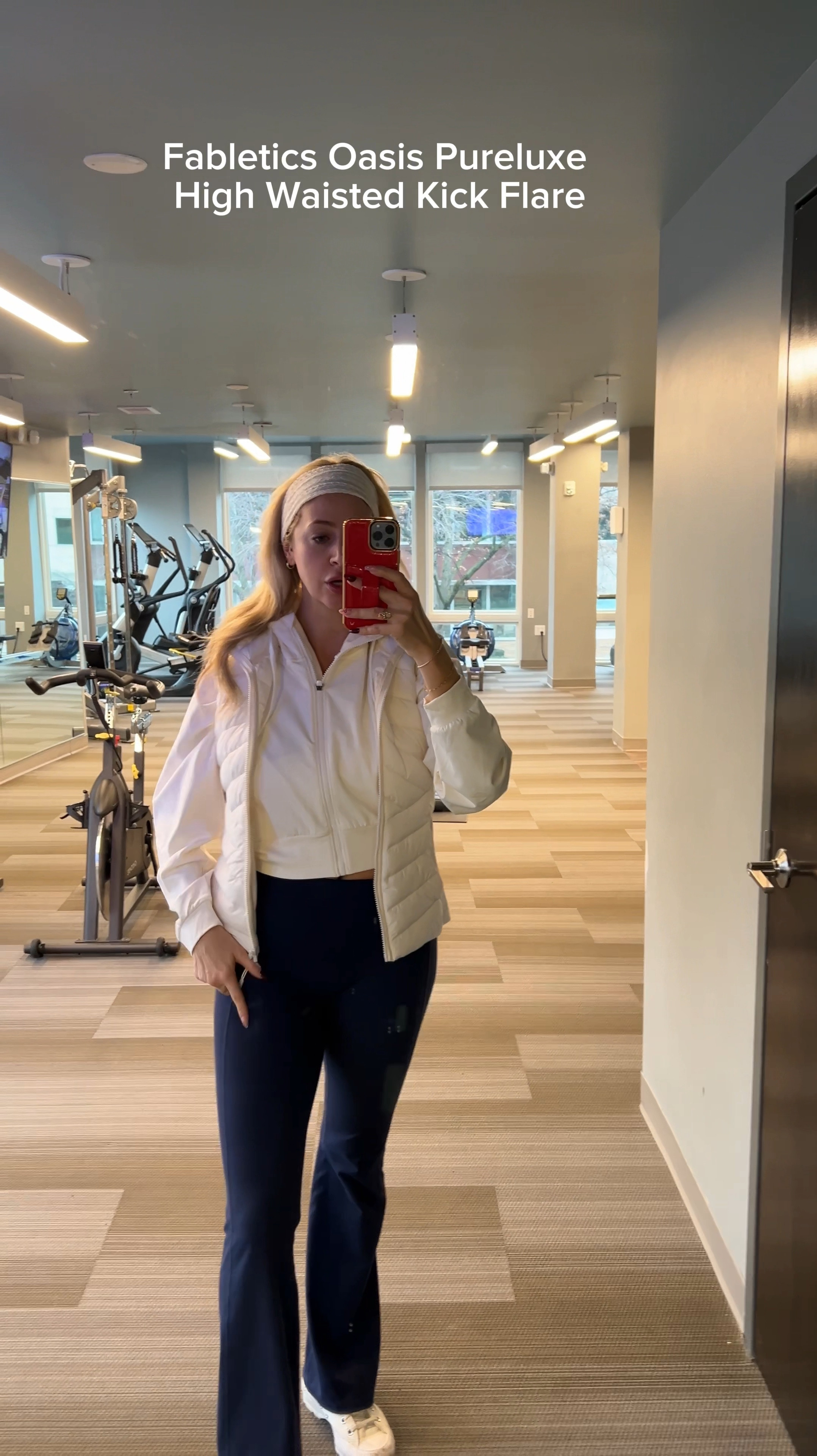 Size 26/27 waist. Wearing a size medium. Could do a small but I like the more comfortable fit.

Follow me on socials @travelwithbreezyy

#LTKFitness
