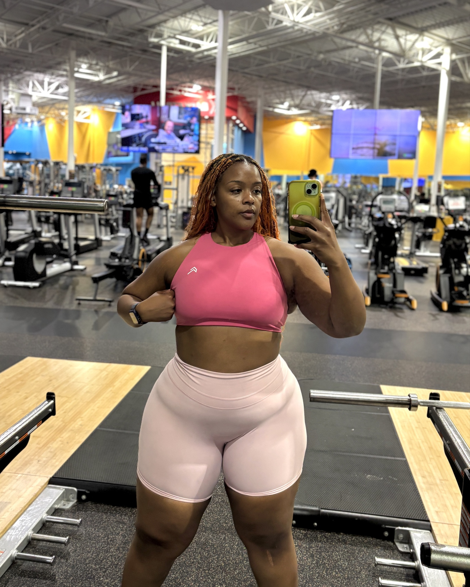 Oner Active 💕 

EASYLIFT™ HIGH NECK SPORTS BRA | Velvet Pink 
Size - Large 

UNIFIED HIGH WAISTED SHORTS 6" | Petal Pink 
Size - XXL 