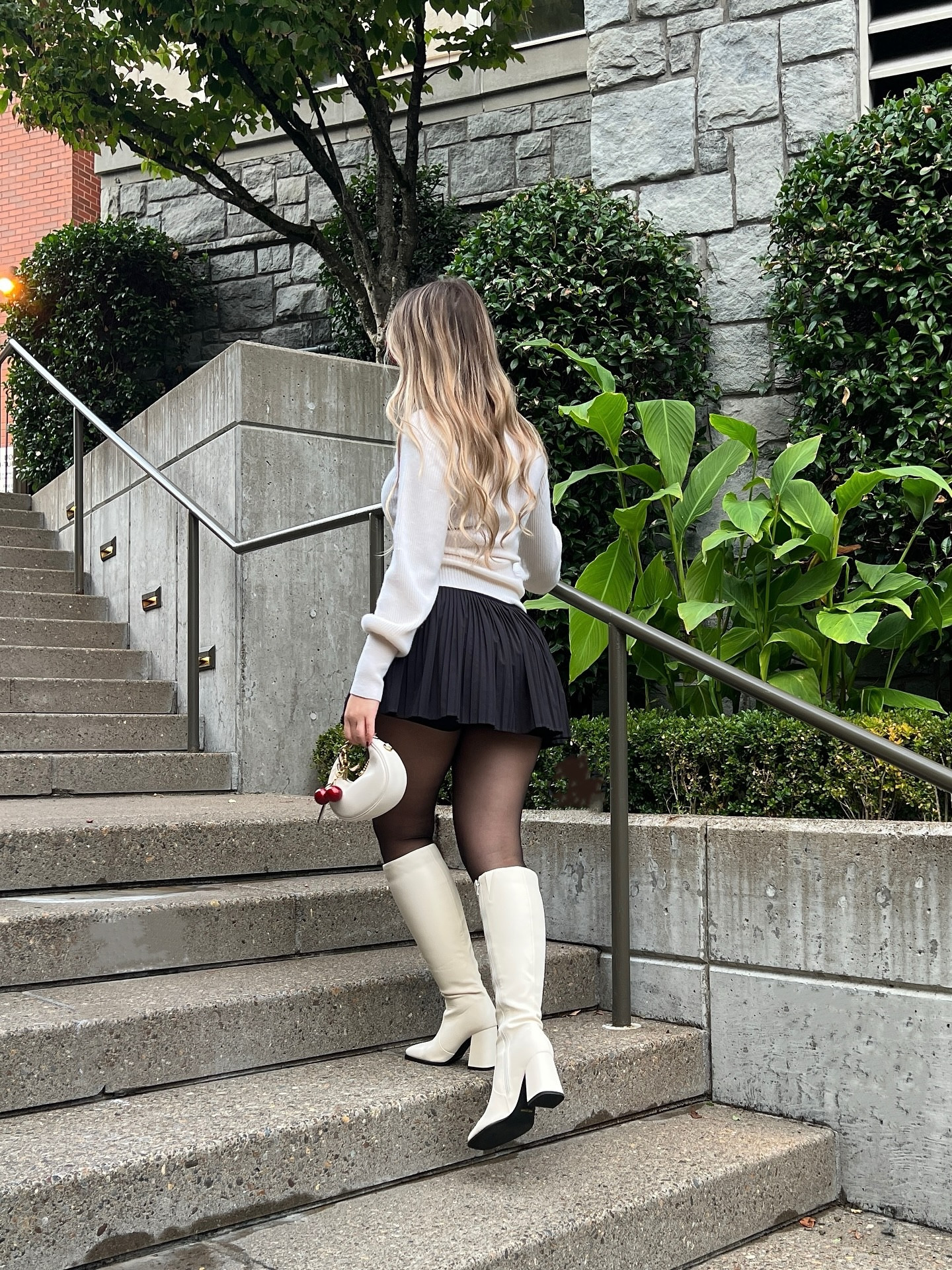 These boots were made for shopping 🛍️ no but seriously, 10k steps and no pain 🥰 @modatopeshoes 

#modatopeboots #fallfashion #falloutfitideas #ltk