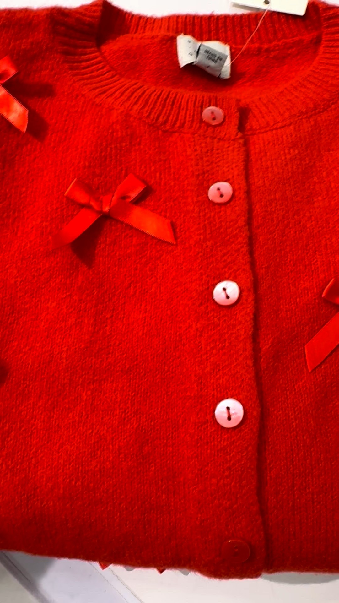 Beautiful bow cardigan 

#LTKHoliday #LTKStyleTip