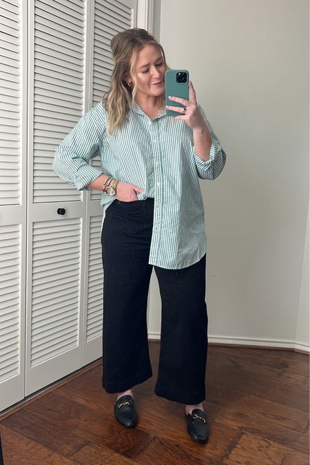 Top - sized up for oversize look
Jeans - true to size (are v stretchy!)
Shoes - true to size