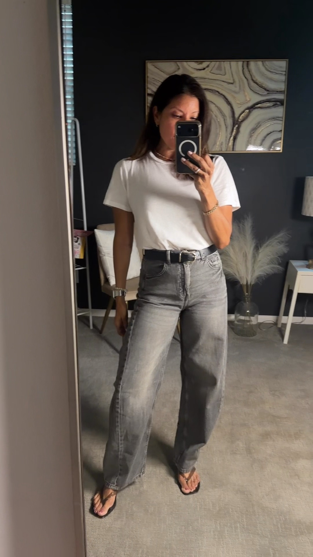 A lightweight barrel leg jean. 

Wearing a 2 
Tee is xs 

Outfit idea over 50

#LTKootd #LTKSeasonal #LTKPetite