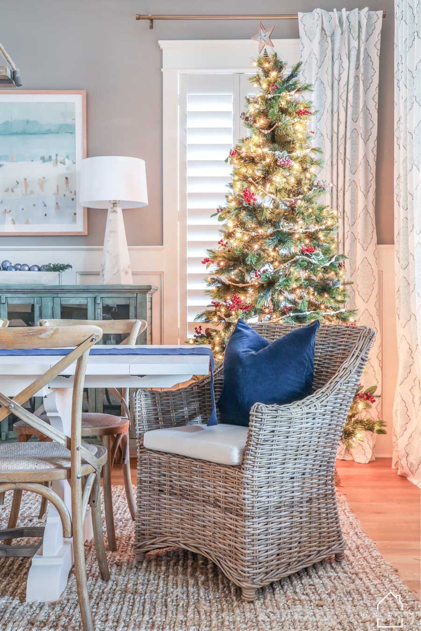 Trying to decide if I want to add some blue ribbon to this tree! 🤔💙
•
•
•
#homebykmb #wayfairathome #safavieh #worldmarket #potterybarn #christmasdecor #christmasdecoration #christmasdecorations #christmasdecorating #christmashome #christmashomedecor #christmashouse #christmashomedecoration #christmasinterior #diningroom #diningroomdecor #diningroominspiration #diningroominspo #diningroomdesign #diningroomdesigns #diningroomideas #diningroomfurniture #diningroomsdecoration #diningroomstyling #diningroomdesignideas

#LTKhome #LTKHoliday