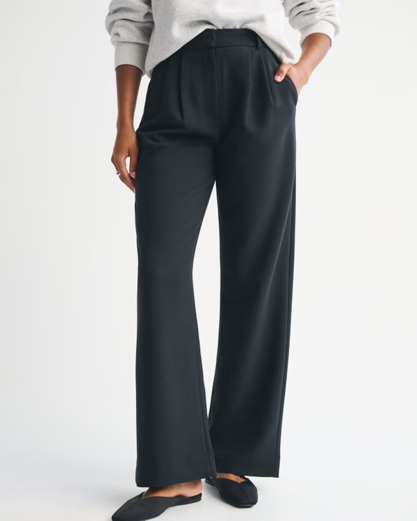 Women's Curve Love A&F Sloane Tailored Hardware Wide Leg Pant | Women's Bottoms | Abercrombie.com | Abercrombie & Fitch (US)