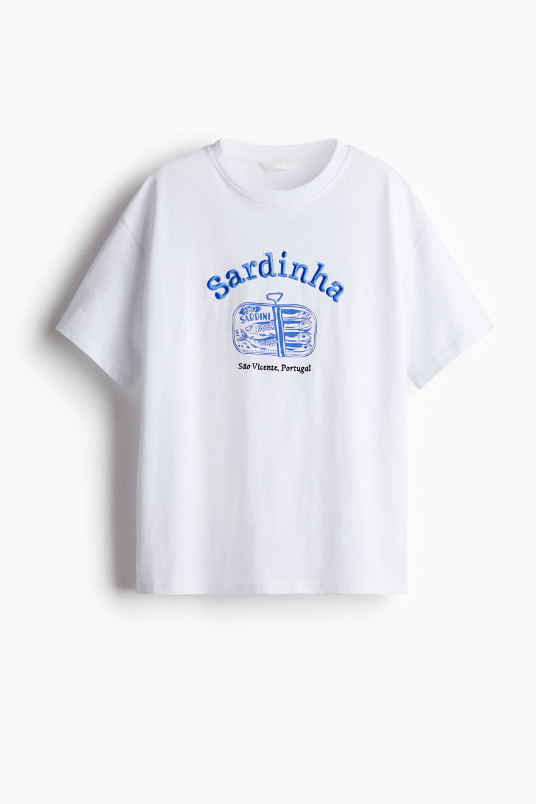 Oversized T-shirtNot saved to favourites£12.99Colour:White/SardinhaPreviousNextSelect size   X... | H&M (UK, MY, IN, SG, PH, TW, HK)