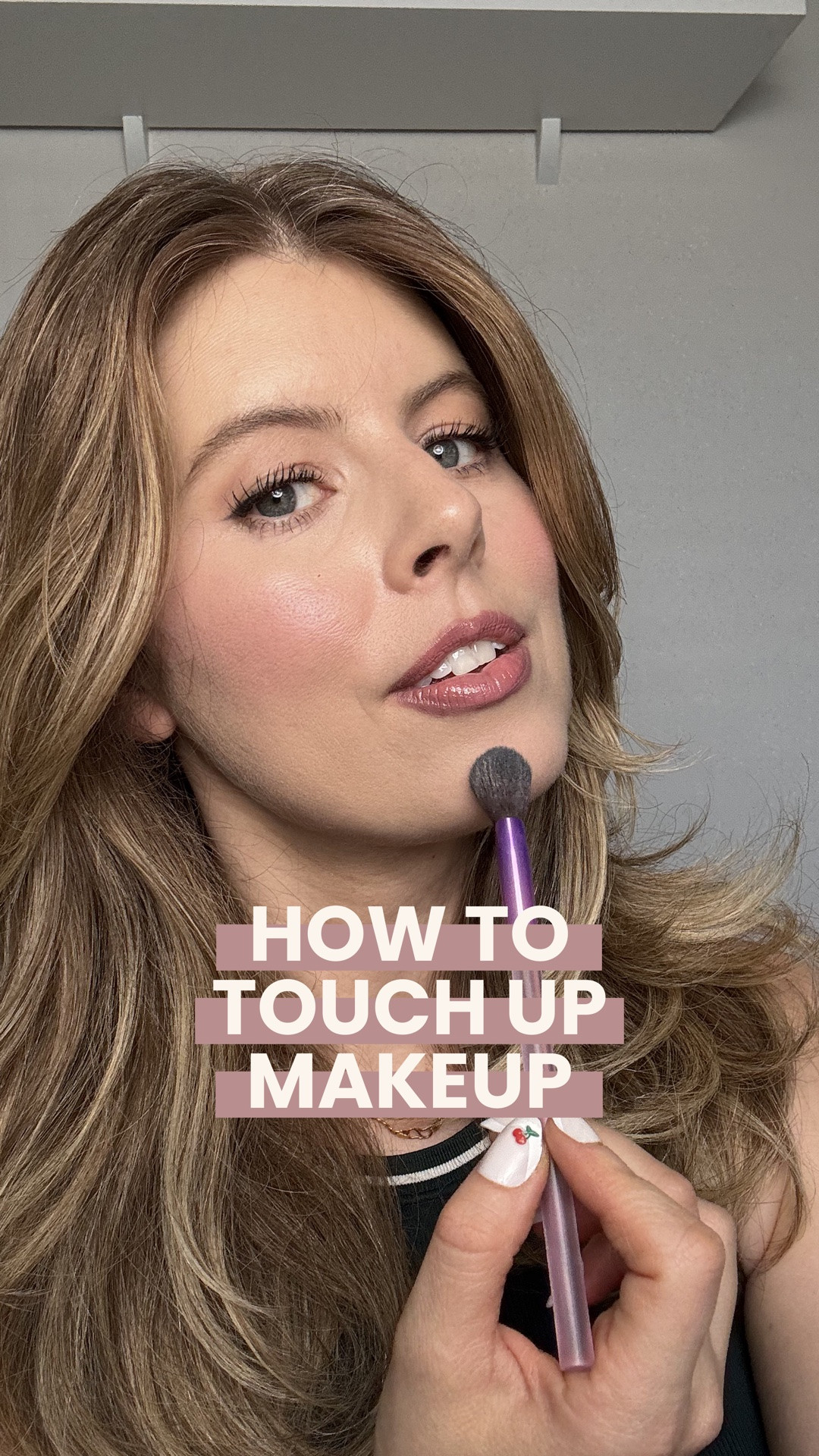 Touching up your makeup requires just a few products and brushes--nothing crazy!

Products mentioned in video:
Elf Hydrating Camo Concealer
BK Beauty A506 Brush
Make Up For Ever HD Powder in Light
Kosas Face Detailer Brush
D'Alba Truffle Spray Serum
Romand Lip Trio in Berry Nude