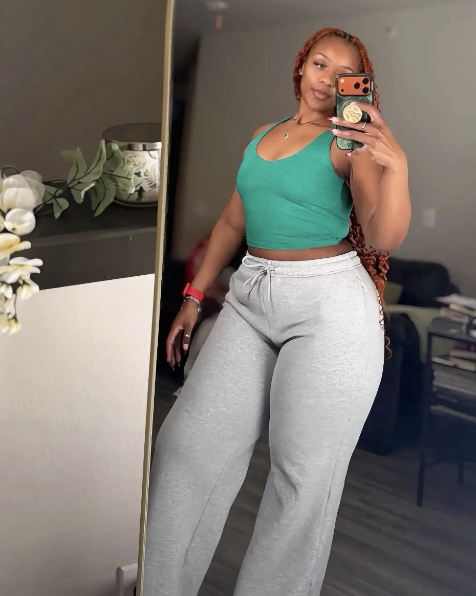 🩶💚

Tank - Medium 
Bottoms - Large 
Zip hoodie - Medium 

Save 💰 with code “CCURVES"

#LTKootd #LTKActive #LTKPlusSize