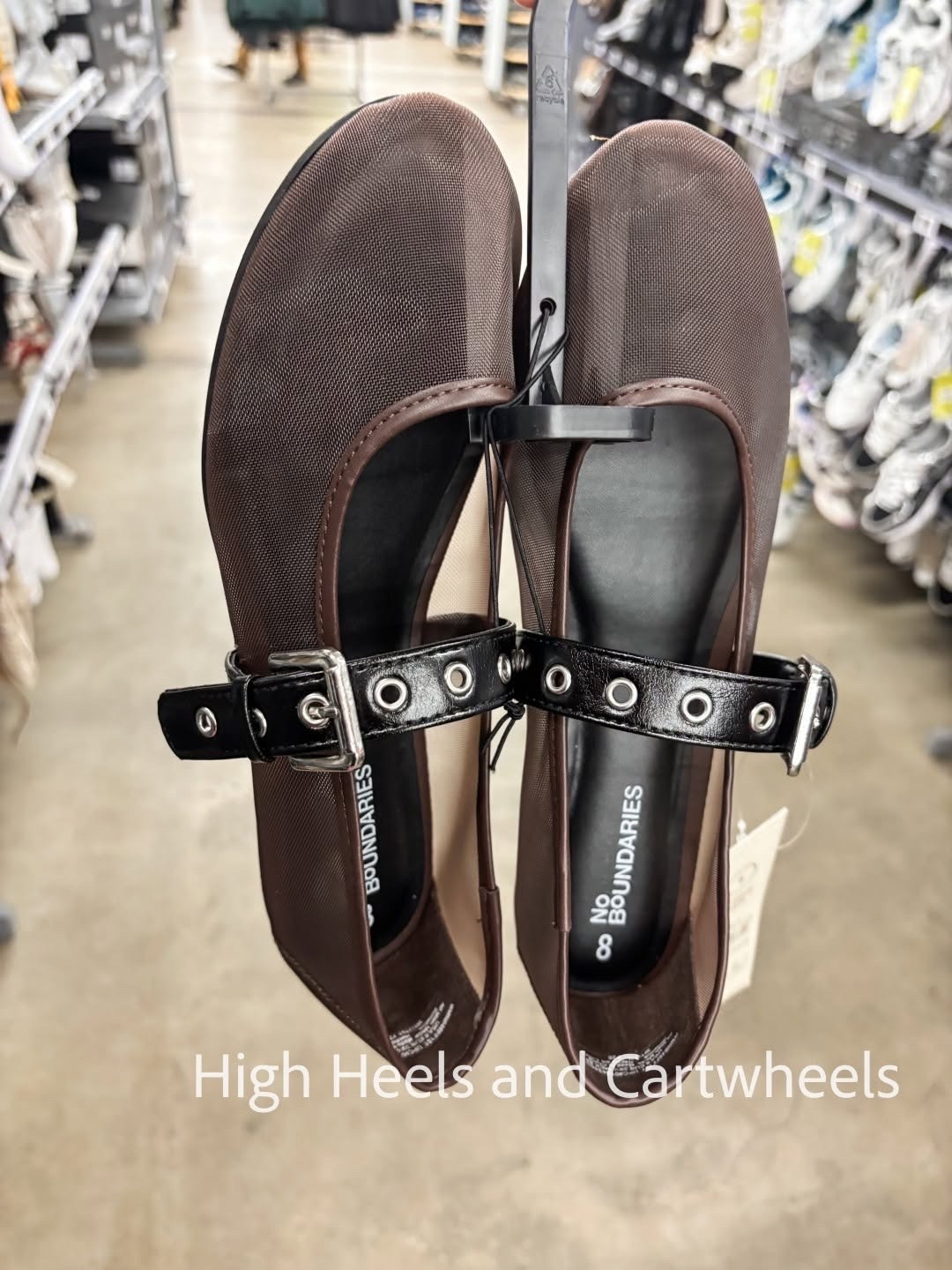 Walmart just dropped the CUTEST mary jane flats, right in time for the season ahead.🤎 These are the best way to add a little extra style to your outfits!