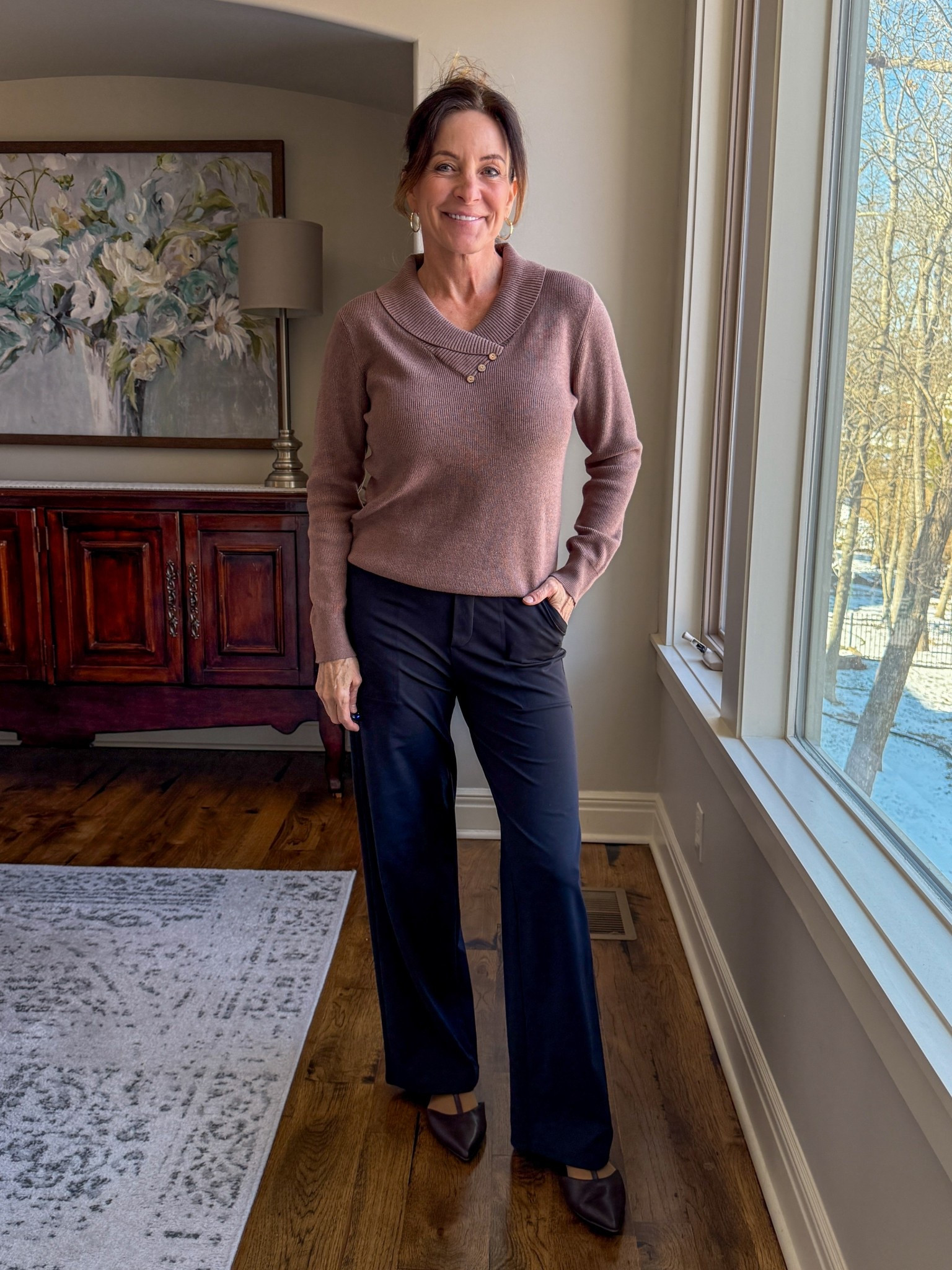 Comfy meets polished 🤎 This cozy asymmetrical sweater pairs perfectly with wide-leg trousers for a look that’s ideal for workdays or casual evenings out. I love the mix of structure and softness here.

🧶 Sweater: soft with a flattering neckline
👖 Pants: flowy, high-waisted, TTS
📌 Linked everything on LTK!

#LTKOver50 #MidlifeStyle #ChicComfort #WideLegPants #WinterStyleInspo #StyleOver60 #AgelessFashion #SweaterStyle