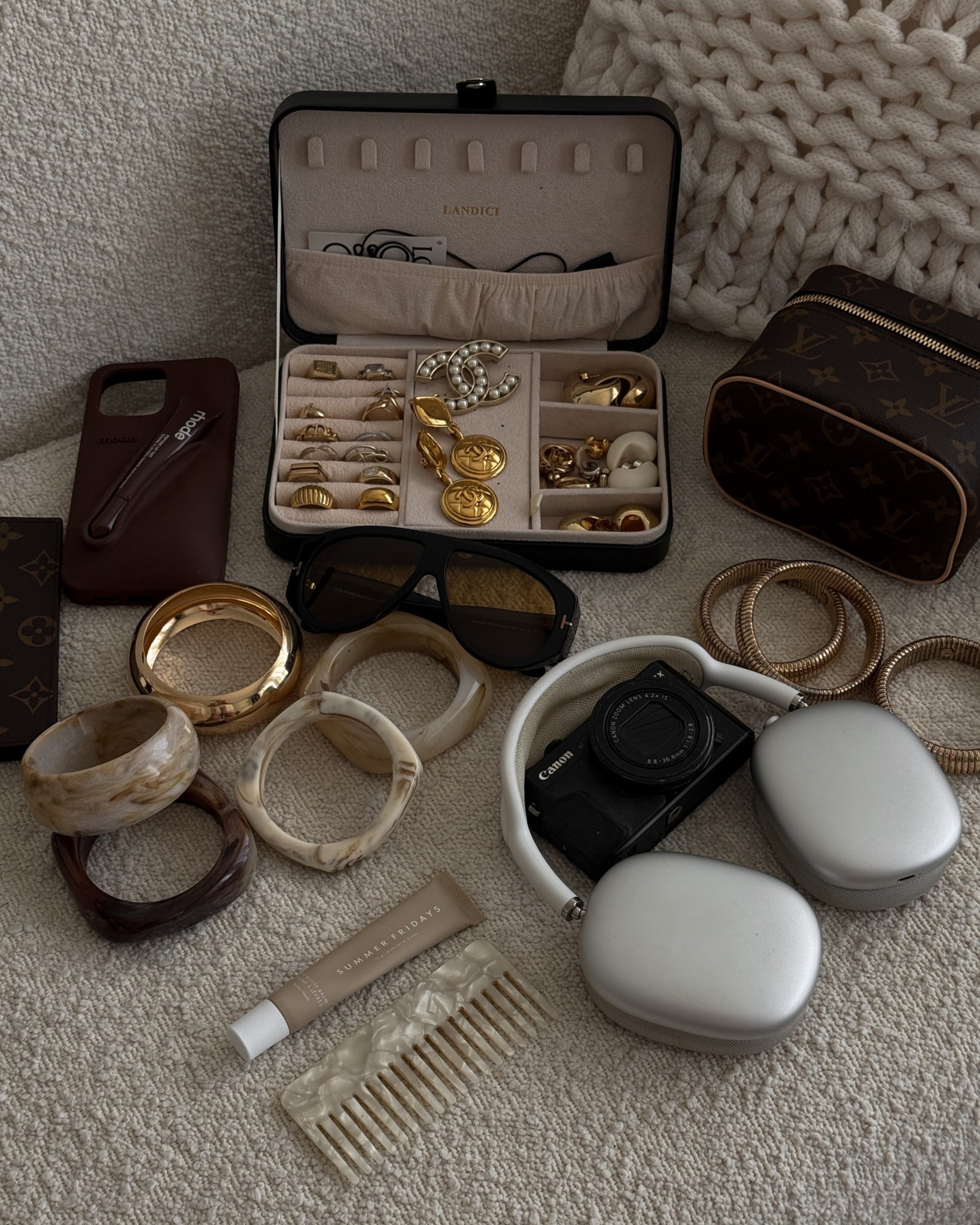 Sharing some of my go-to accessories and jewelry for fall 

#LTKStyleTip #LTKSeasonal #LTKBeauty