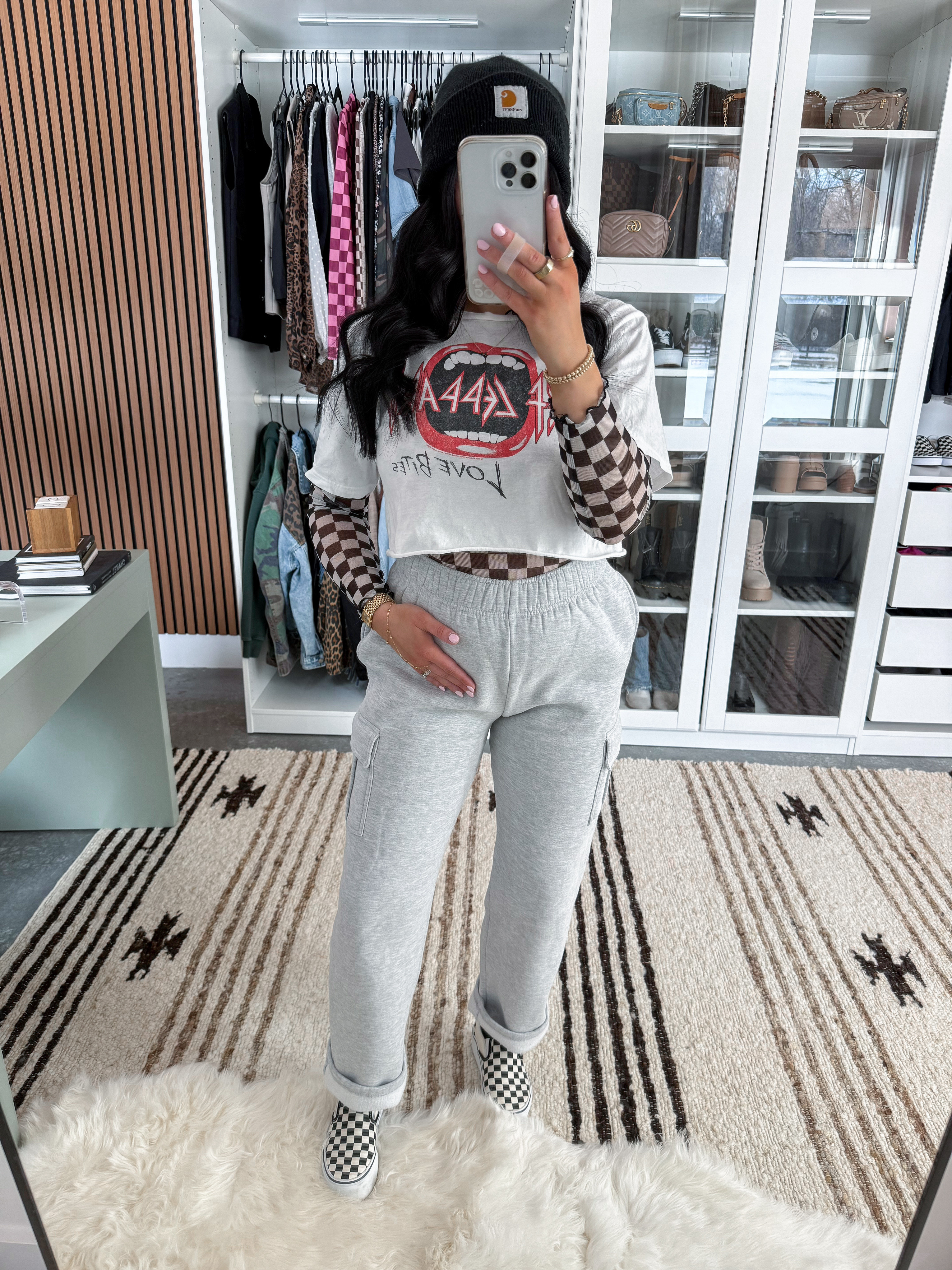 Comfy Cool Girl Outfit Inspo 🖤

Checkered Top - small (also linking another option that is fully stocked!)
Band Tee - medium
Bralette - medium
Sweatpants - small

Comfy, but make it cool. 👏🏼 Love these cargo sweatpants paired with this band tee & checkered print top combo! Finished the look with my platform checkerboard vans. 

 

 

#LTKootd #LTKPetite #LTKBump