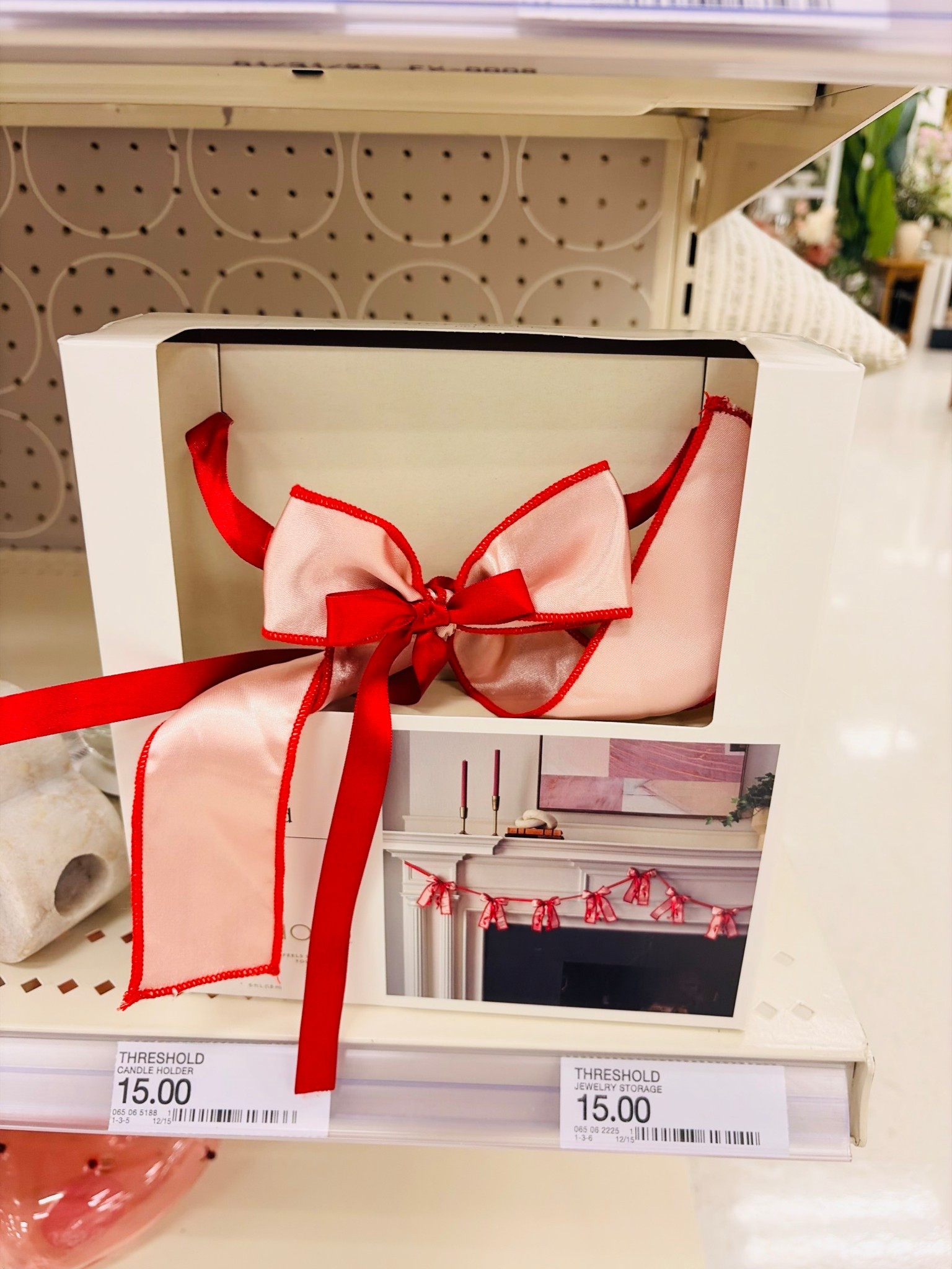 Love this bow garland and came home with me!!❤️🎀😍






Valentine’s Day decor, entryway, mantle 






#LTKmomlife #LTKValentine #LTKHome