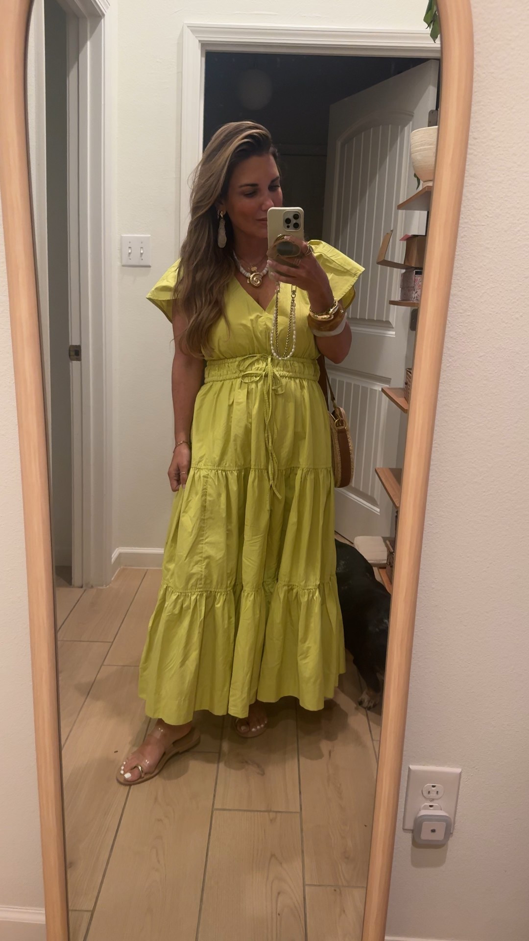This Walmart DRESS!! Y’all!! ! 10/10!! 
Obsessed with the color, the fit, and the quality! Only $36!!!! Wearing size small. 
I could have got the XS. 



#LTKFindsUnder50 #LTKPetite #LTKOver40