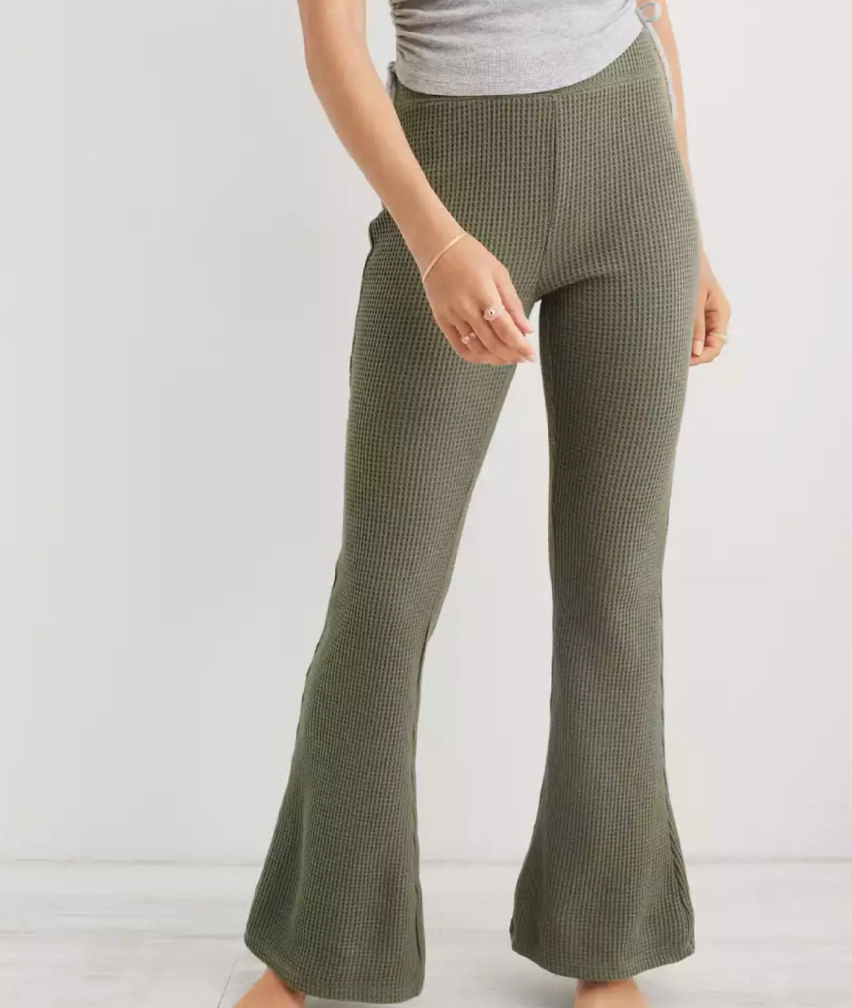 the coziest waffle knit flare pants that are the perfect fall transition piece!
#fall #flarepants #transitionalpieces #fallfashion

#LTKSeasonal