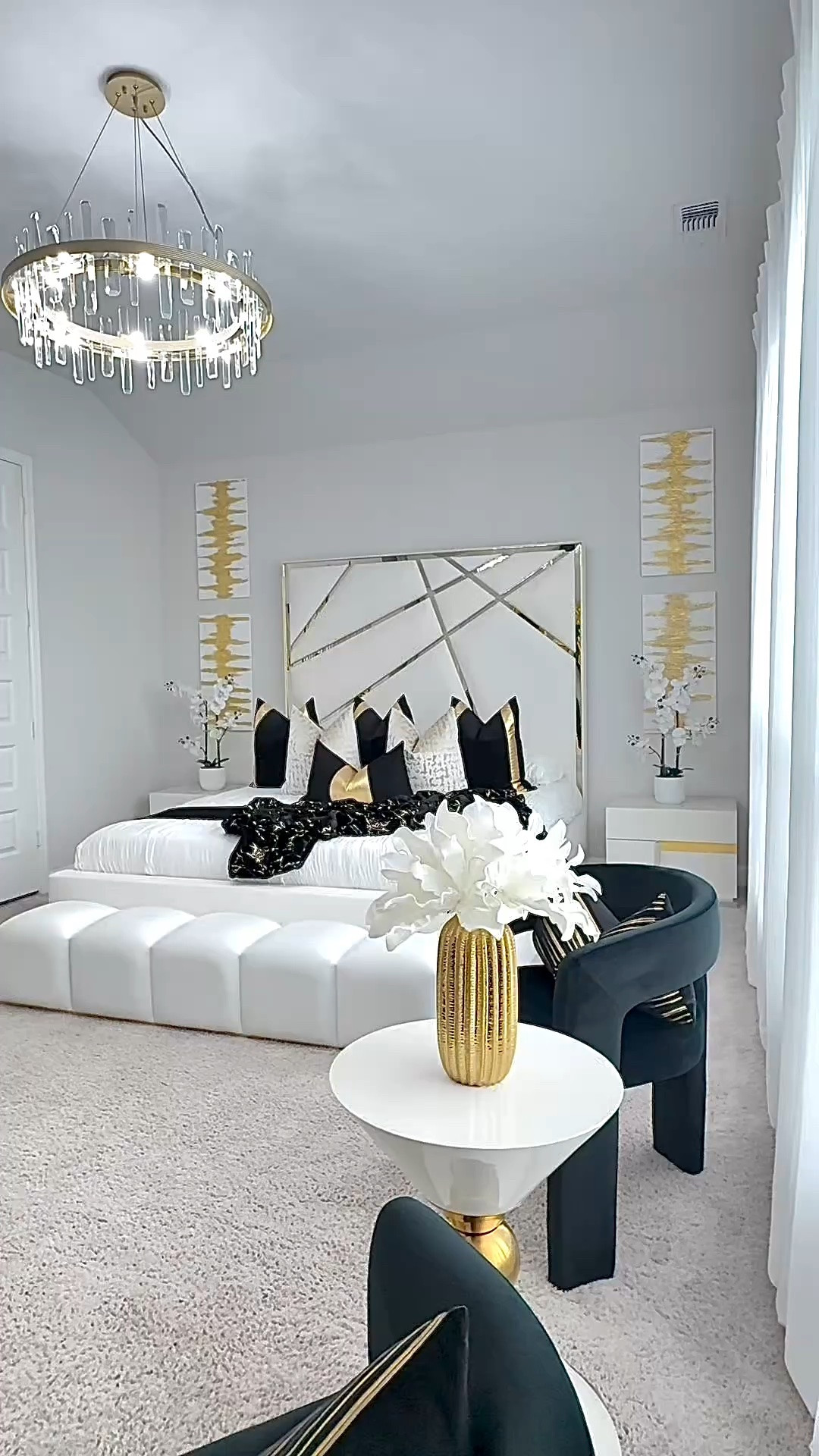 Master Bedroom decor 🤍 

DISCOUNT CODES:

KK5 - 5% off Z GALLERIE 
HM199 -  14% off HOMARY 
KIKI26 - 12% off DAYALANE

#LTKHome #LTKSaleAlert