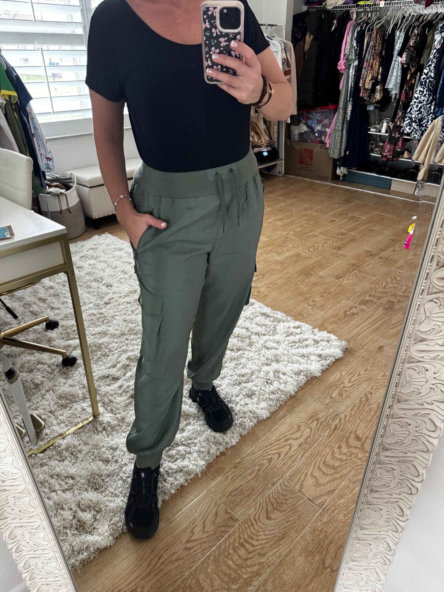 Casual pants with pockets. Workwear style at 10 weeks pregnant 

#LTKootd #LTKBump #LTKMidsize