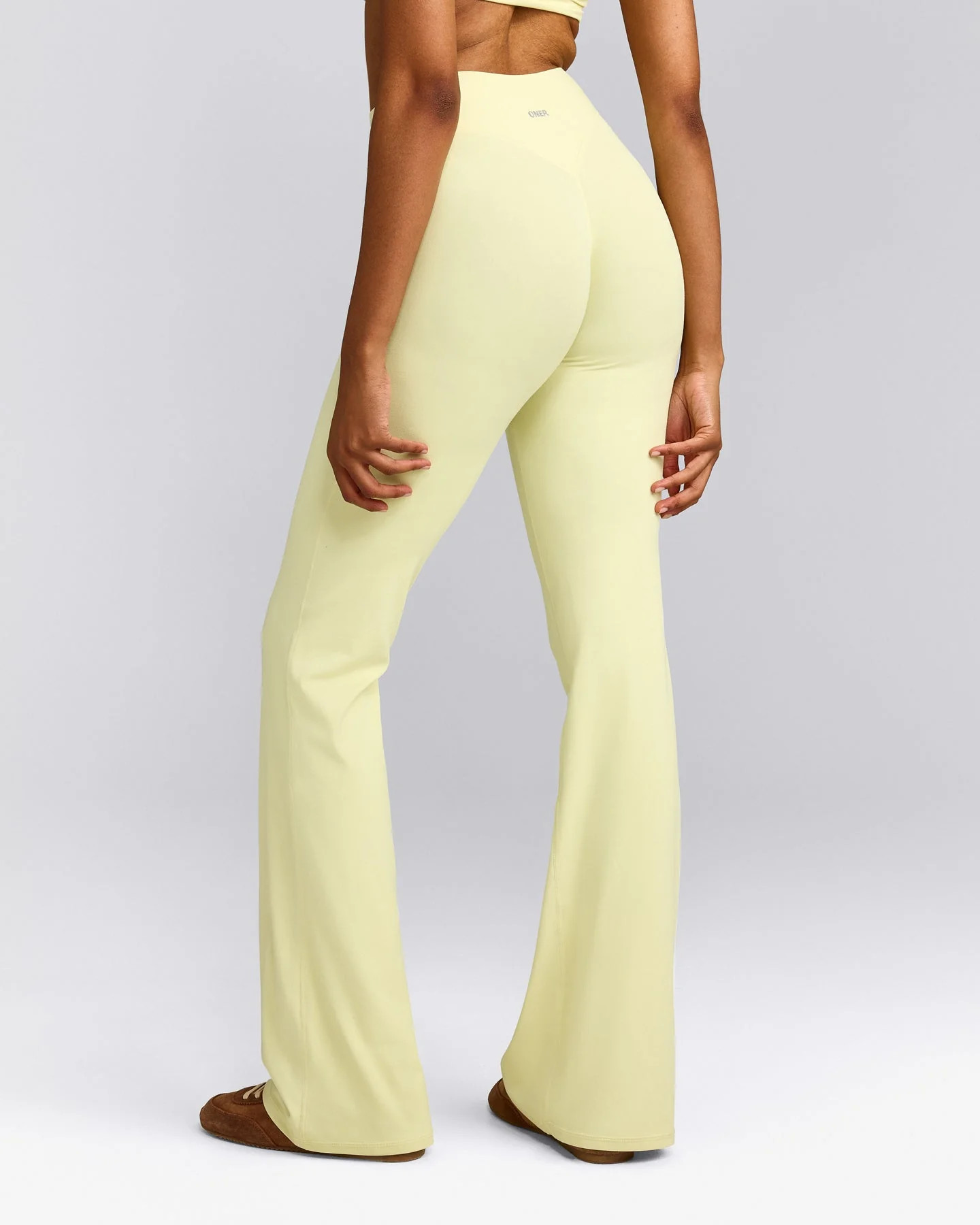 SoftMotion\u2122 Flared Pants with Gray Logo
Pastel Yellow | Oner Active (UK / US)