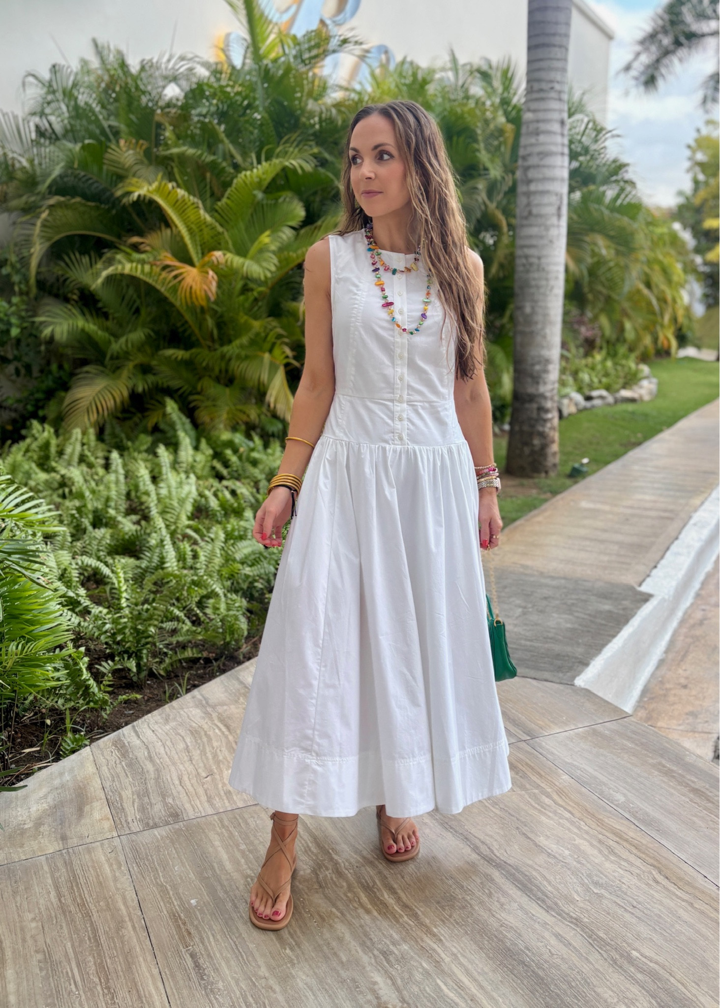 Love a colorful necklace against a white dress- screams summer 😎☀️