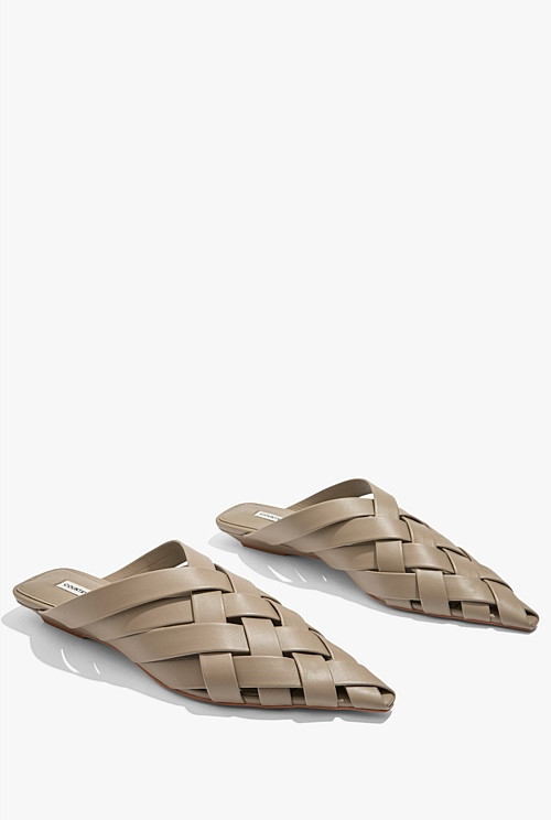 Charlie Flat | Country Road