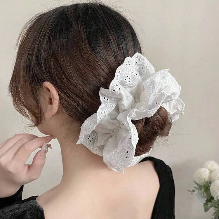 1pc Women's White Elegant French Lace Hollow Floral Scrunchie, Niche Design Elastic Hair Tie, Minimalist Versatile Hair Accessory For Everyday UseScrunchiesscrunchy Hair Ties ,Head Piece | SHEIN