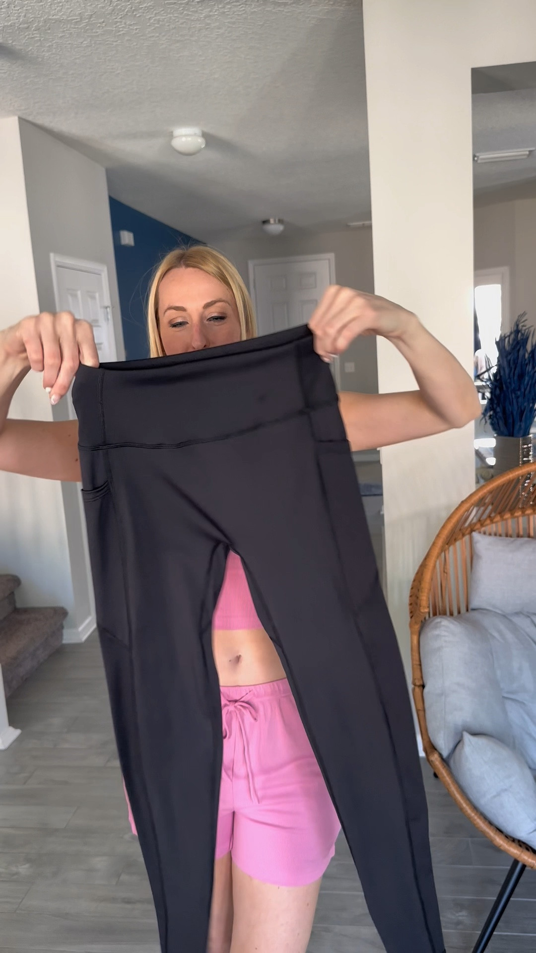 Bottom scrunching 
High waisted leggings 
With cell phone pockets 
❤️ wearing size small 

#LTKActive #LTKVideo #LTKfitness