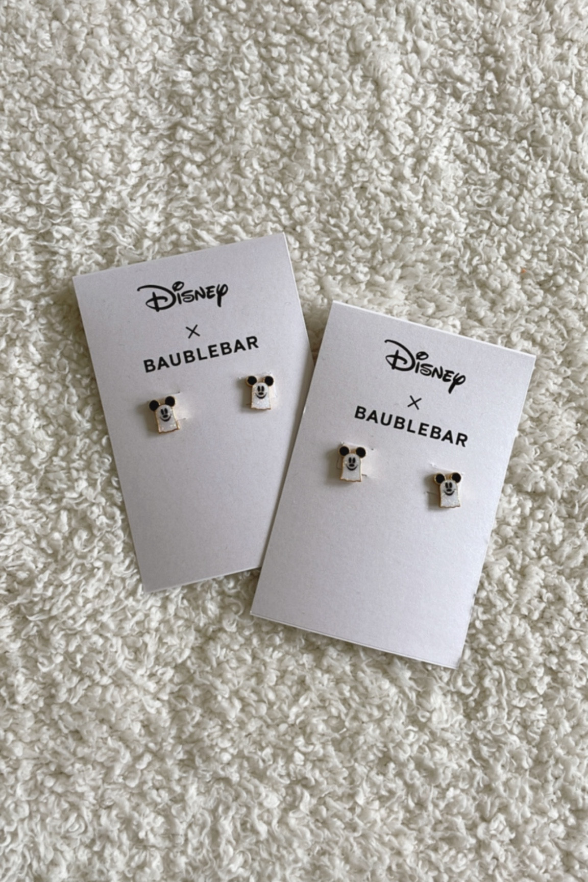 Disney Mickey ghost Halloween earrings

Disneyland, Mickey Mouse, disneyworld, Disney outfits, Disneyland outfits, Halloween 

#LTKHalloween #LTKfamily #LTKunder50