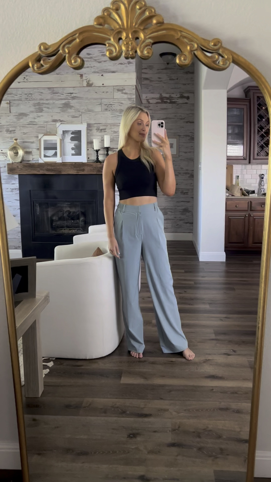My favorite trousers are 30% off!!! I own them in every color cause they’re just that good. Wearing a size S! 

#LTKsalealert #LTKworkwear #LTKstyletip