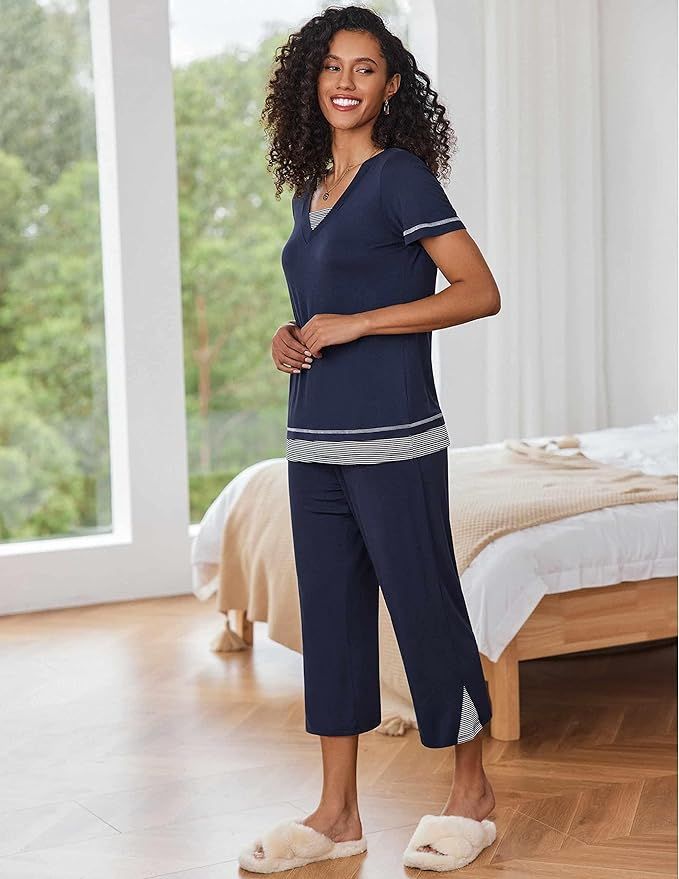 Ekouaer Women's Pajama Set Short Sleeve Shirt and Capri Pants Sleepwear Pjs Sets Soft Sleepwear | Amazon (US)