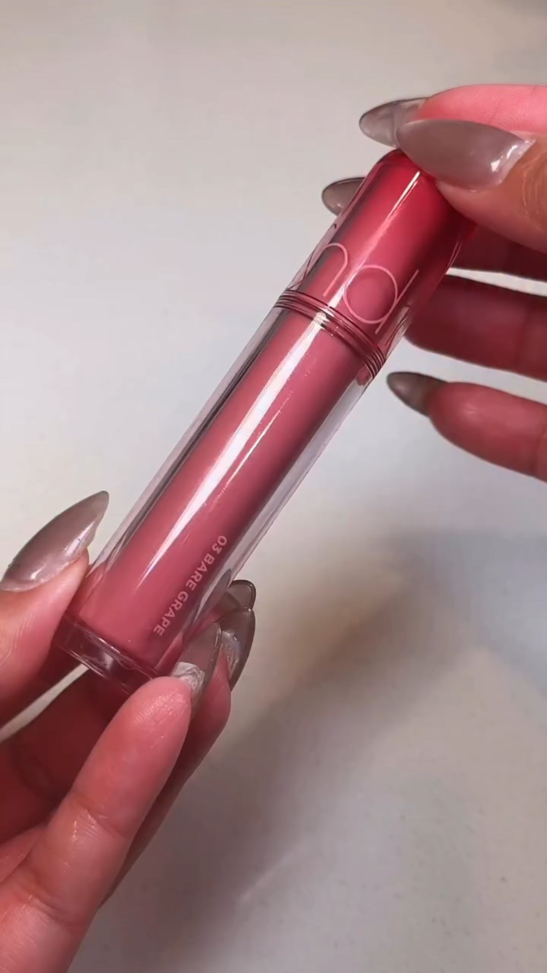 Lewkin x Rom&nd lippie = juicy tint, soft color, K-beauty perfection. Everyday lip must-have. @romand_us 
#Lewkin #Romnd #KBeautyLips #LipTint