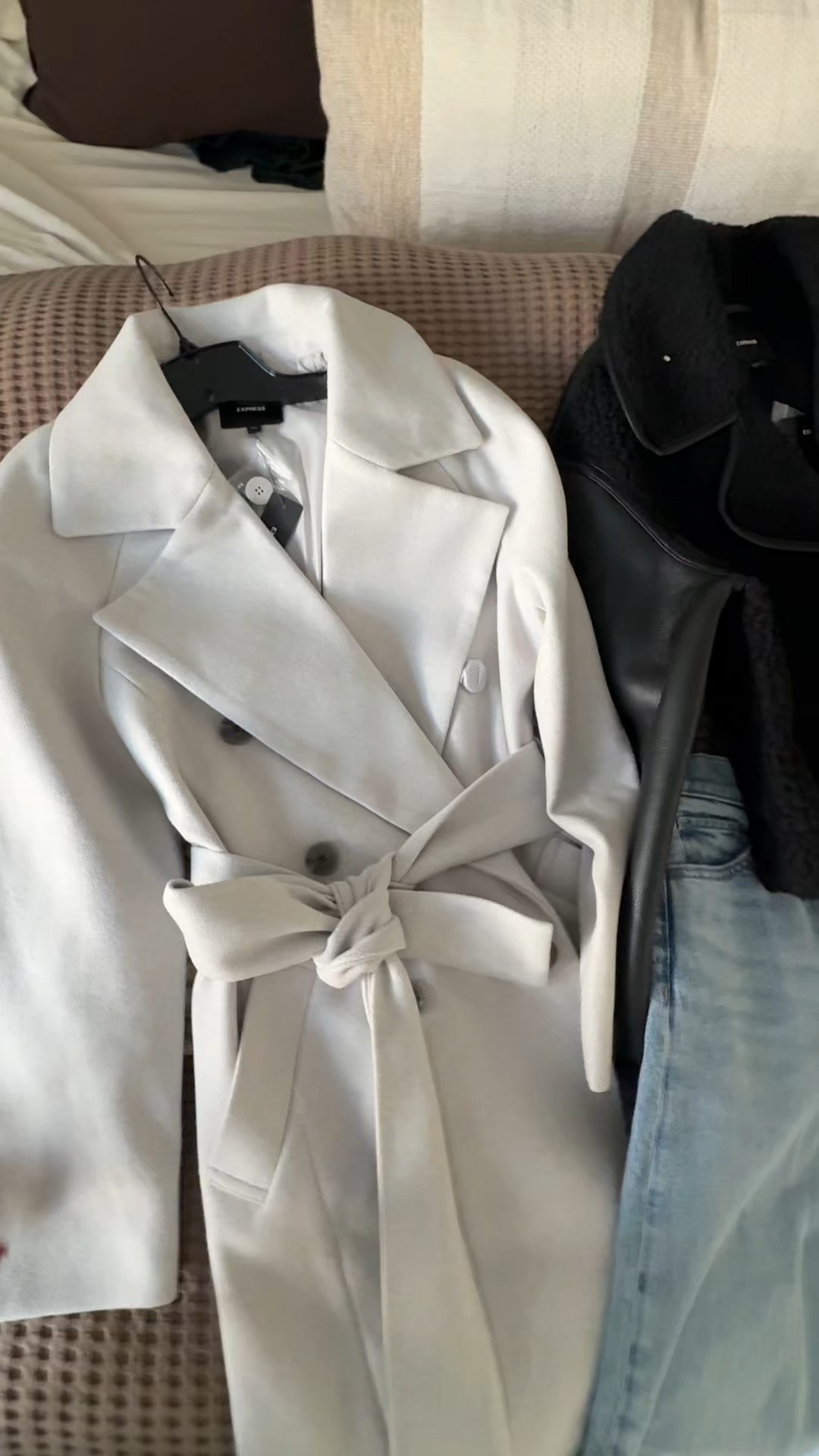 My @express order came in and I’m obsessed!! I’m ready for all the winter faahion 👏👏👏 BONUS:  everything is 40% off!!! 

#LTKGiftGuide #LTKHoliday #LTKU