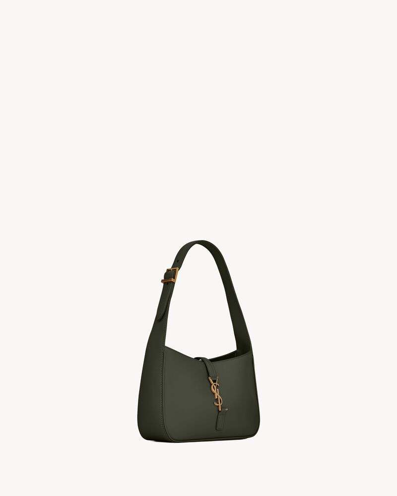 le 5 à 7  in smooth leather | Saint Laurent Inc. (Global)