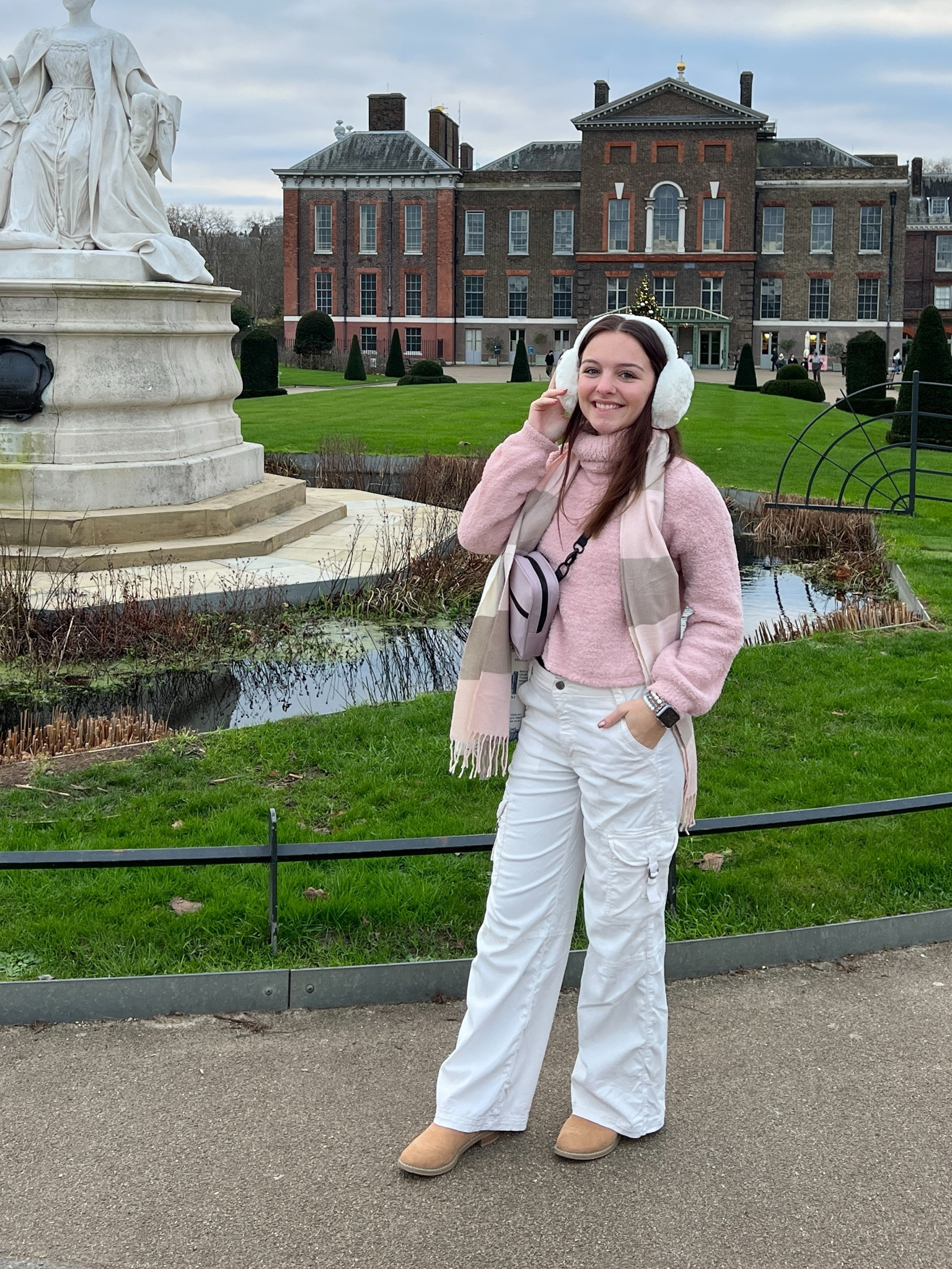 Size 00 American eagle pants
Tagret boots size 7
Charlotte Russe sweater size small
Brixley bag
Earmuffs from Camden Market 

#LTKtravel #LTKstyletip #LTKeurope