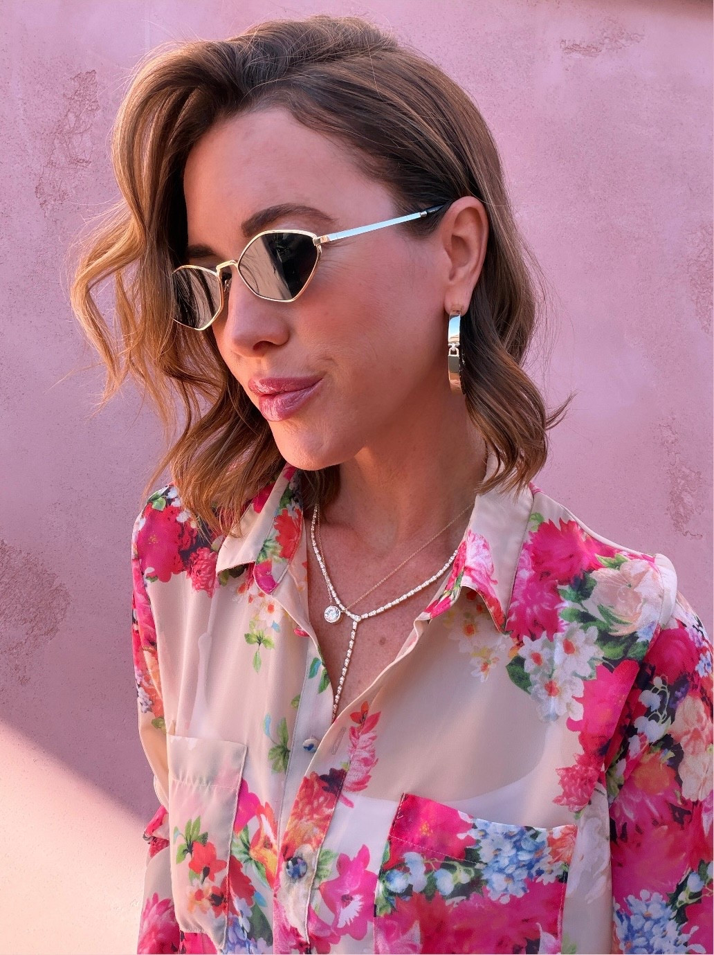 Never have I ever thought I’d be a big hoop girl… until now 💗 These Ashley Lock hoops have me falling hard!

#LTKgrwm #LTKValentine #LTKdayinmylife