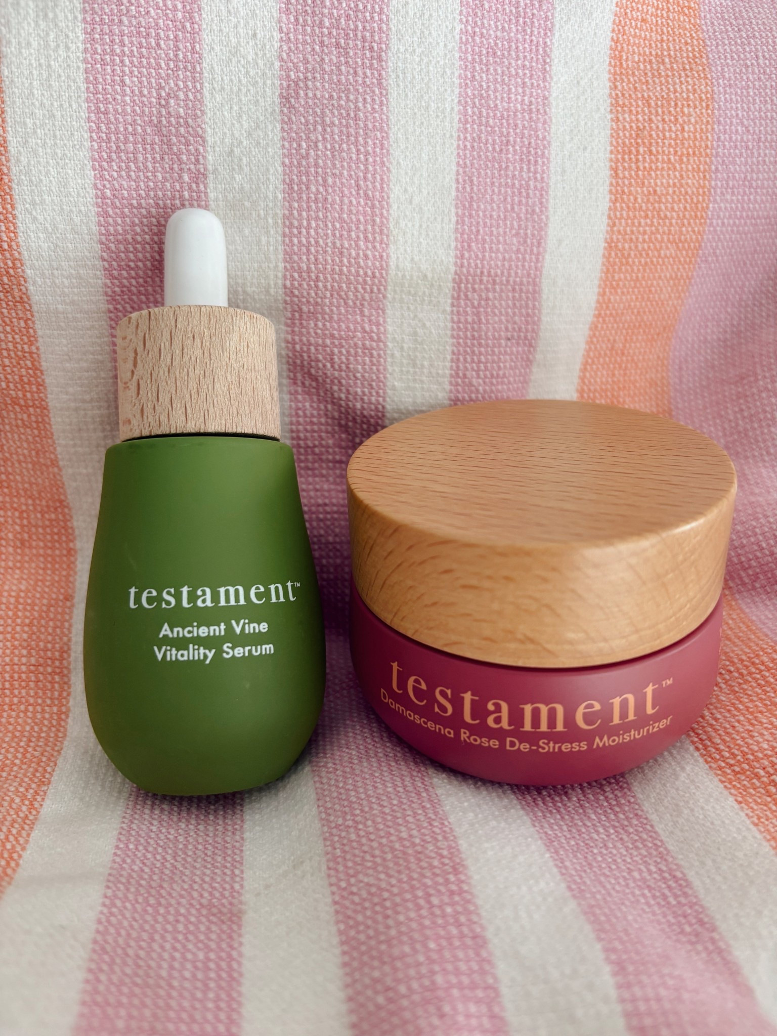 2 step skincare 🧴✨

Ancient Vine Vitality Serum + Damascena Rose De-Stress Moisturizer that leaves your skin glowing! #ad #testamentbeauty 


#LTKFindsUnder50 #LTKBeauty #LTKOver40