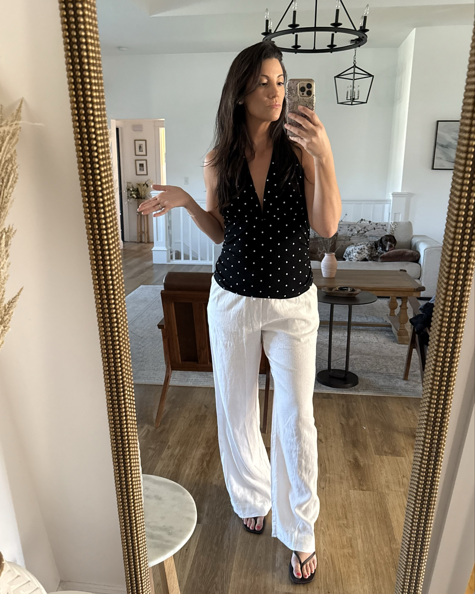 Polka dots never disappoint! Loving these white linen pants and cute black polka dot capri set! Perfect outfit for girls night at the movies 🖤