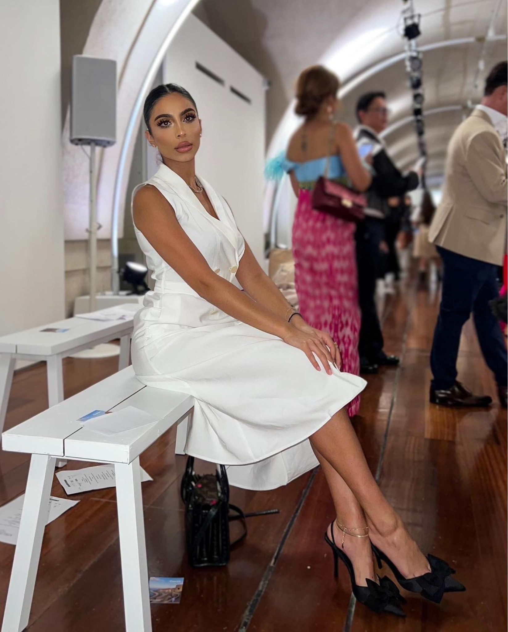 White sleeveless shirt dress, mini dress, midi, blazer dress, black sling back bow heels, gold cain, mango, asos, linen 

#LTKeurope #LTKSeasonal #LTKstyletip