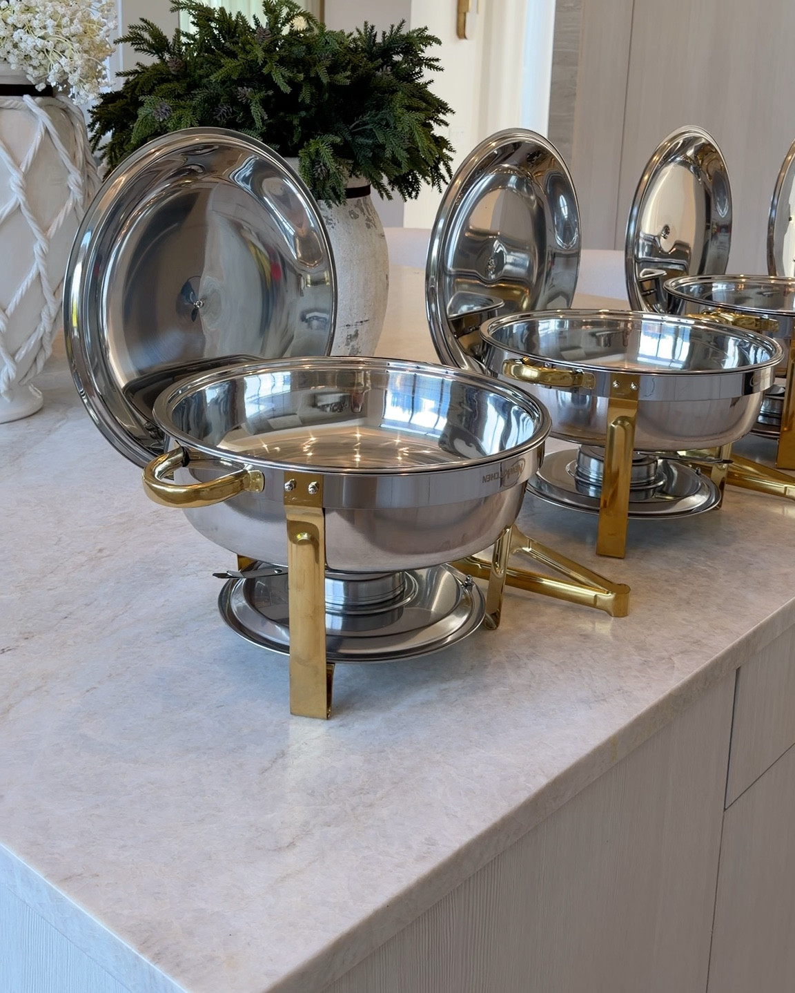 Your Hosting Guide 🤌🏽 For an effortless and elevated hosting experience 🎄❤️

#LTKHome #LTKHoliday #LTKSeasonal